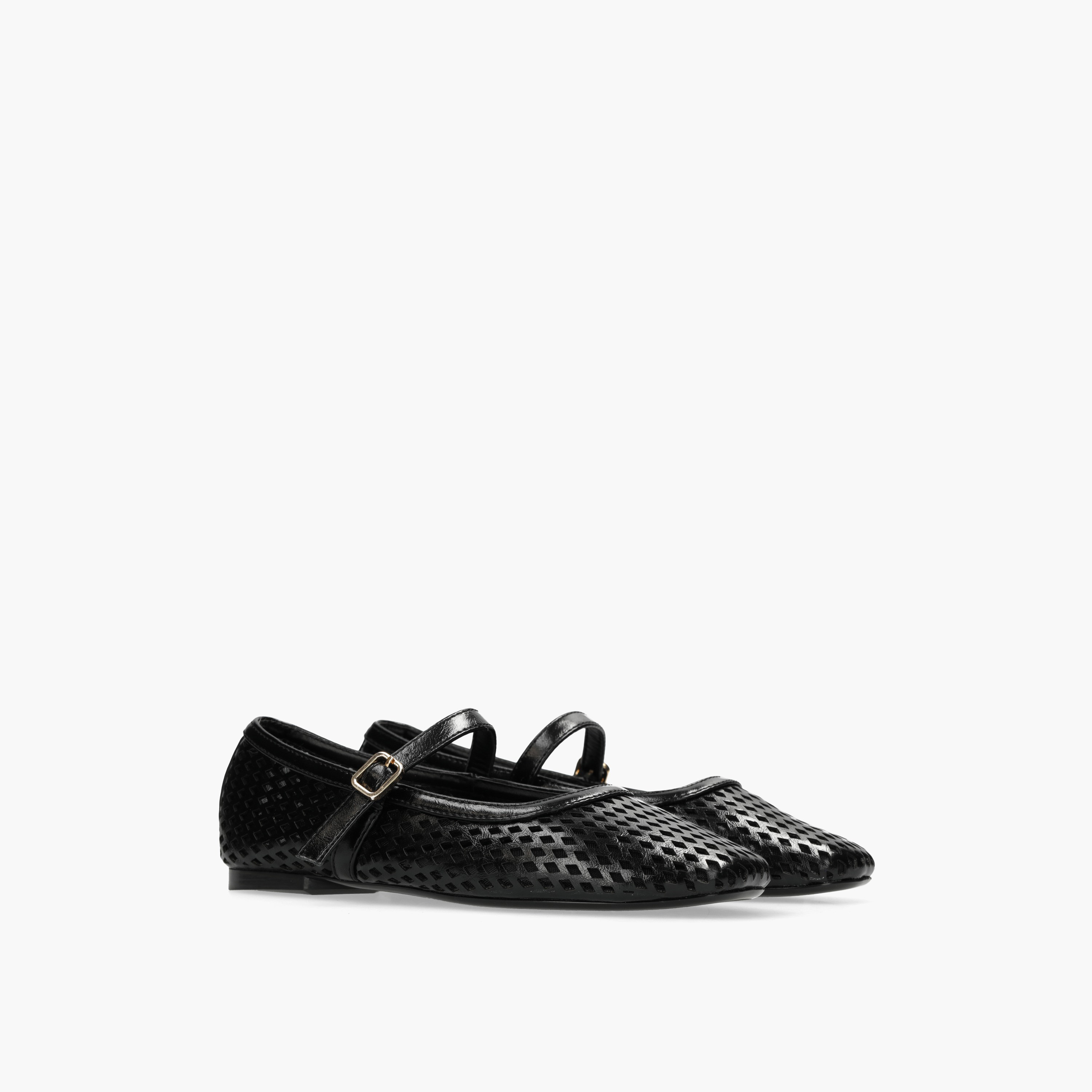 حذاء ماري جين بتفاصيل مفرغة تامرين ليمون للنساء من مكس-women-shoes-flats-ballerinas-image-1