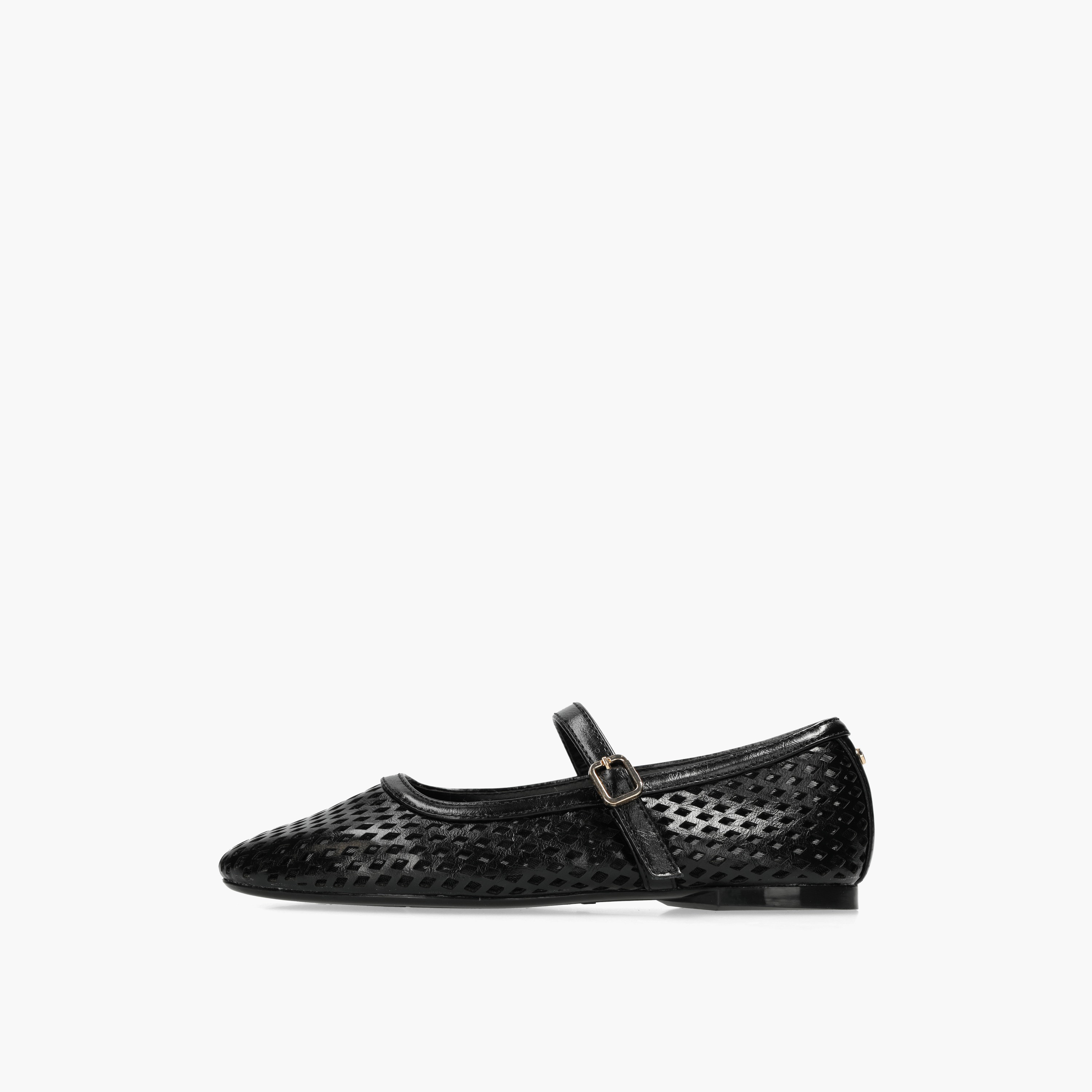 حذاء ماري جين بتفاصيل مفرغة تامرين ليمون للنساء من مكس-women-shoes-flats-ballerinas-image-7