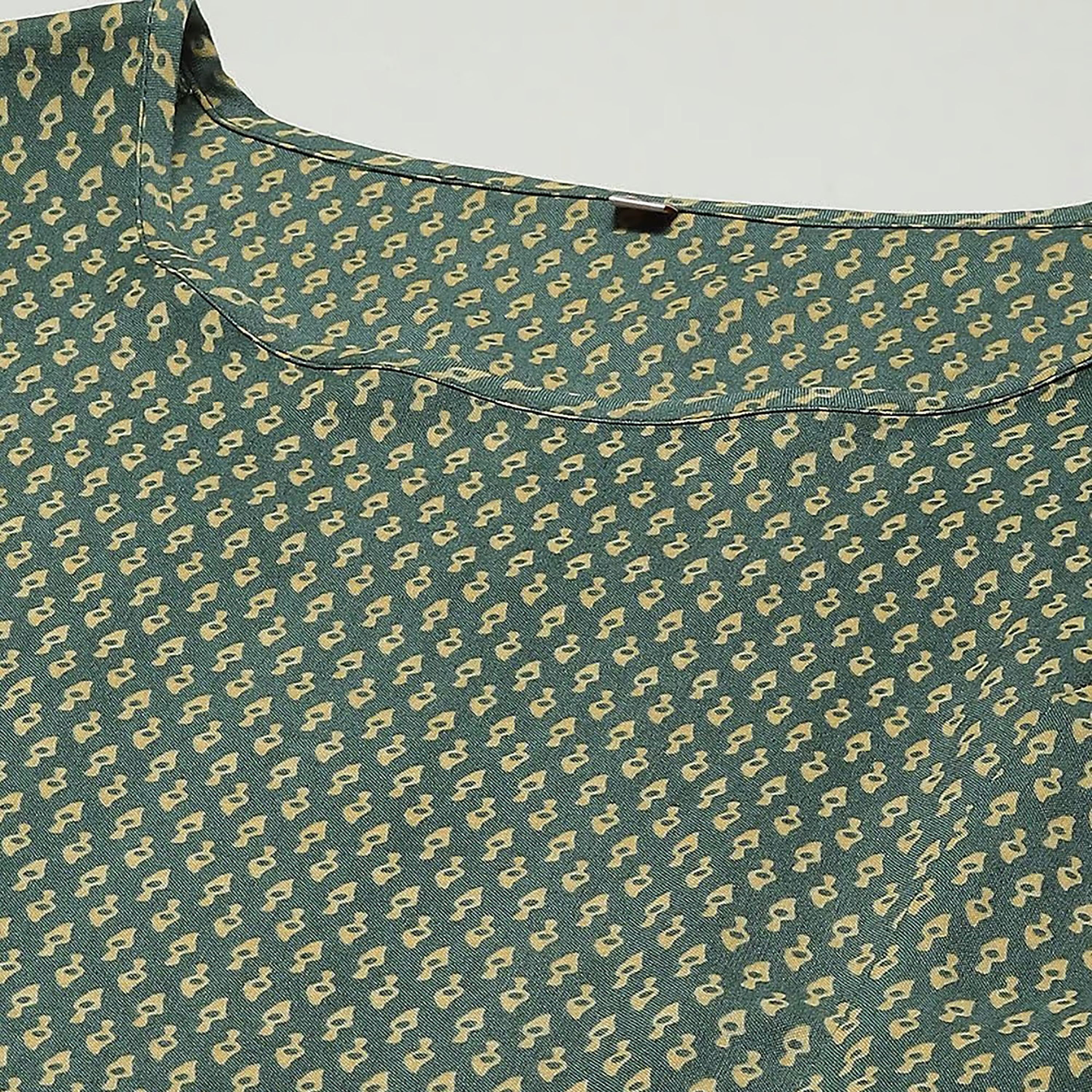 كورتا مستقيمة برقبة دائرية مطبوعة مع مزين بسكوينس وخرز من بيبا-women-clothing-ethnicwear-kurtas-image-4