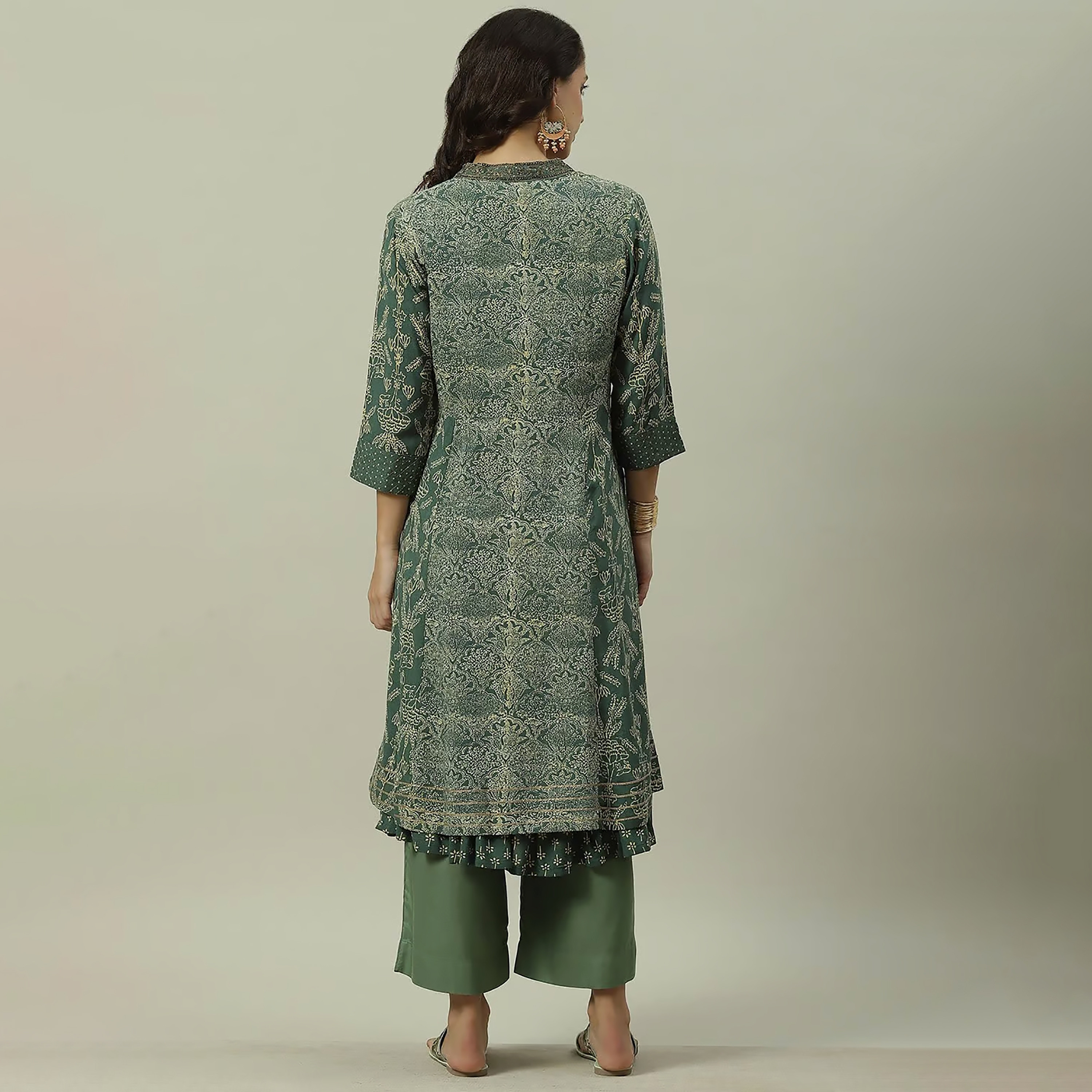 كورتا مستقيمة برقبة دائرية مطبوعة مع مزين بسكوينس وخرز من بيبا-women-clothing-ethnicwear-kurtas-image-6