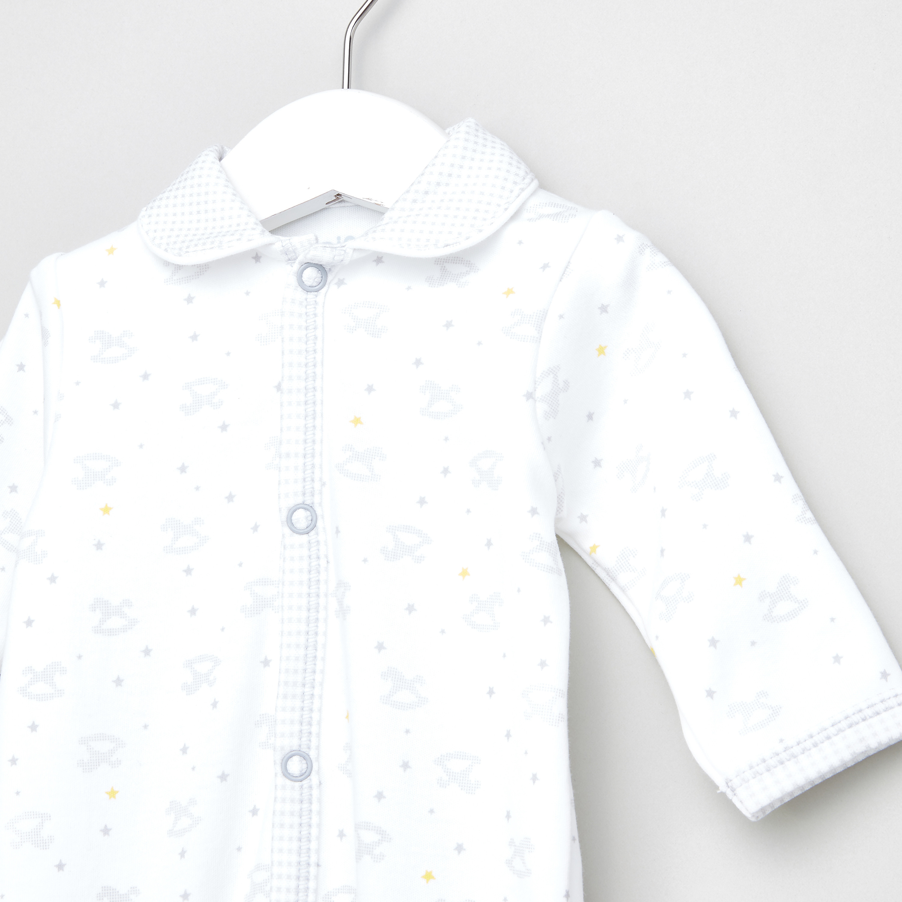 طقم نوم بأقدام مغلقة وطبعات حصان من جونيورز.-baby-girls-clothing-nightwear-sleepsuits-image-2