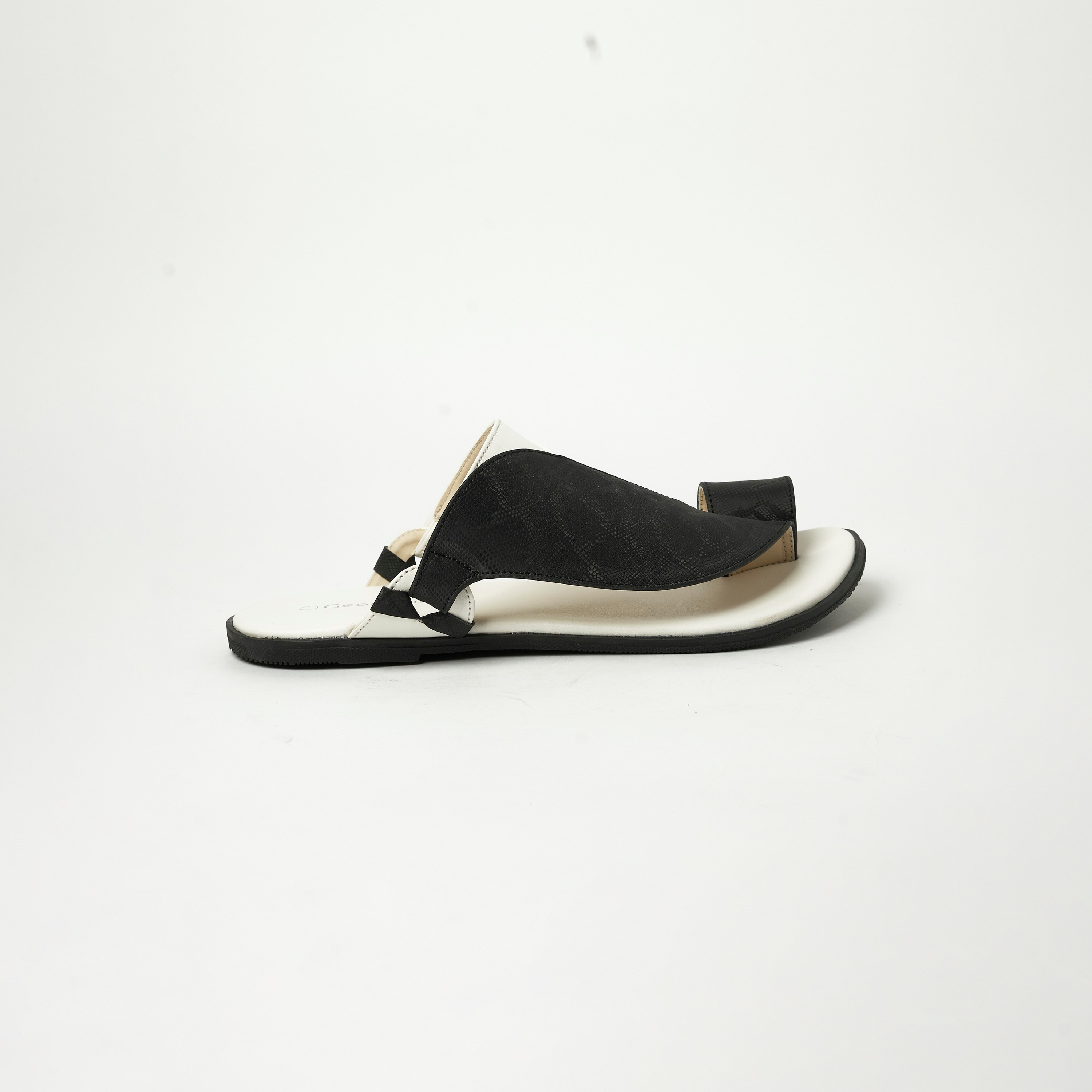 صندل عربي للرجال بأصبع واحد من جيواومني | MKS-CF01-men-shoes-sandals-image-2