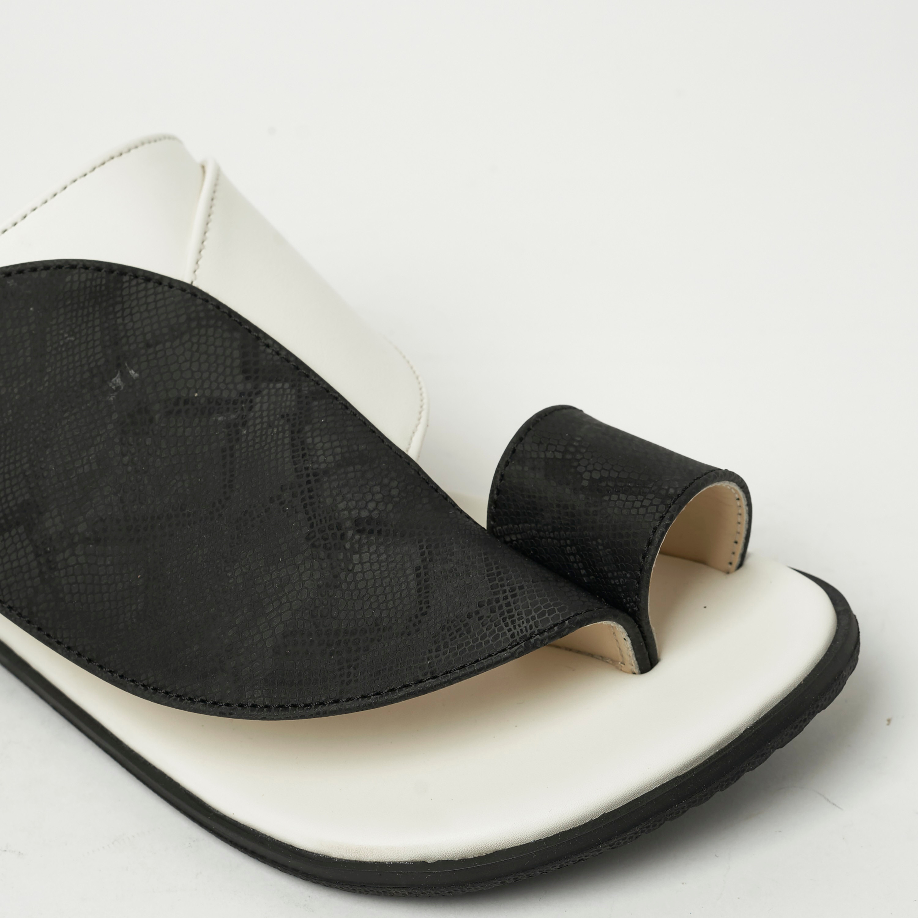 Geoomnii Men's One Toe Arabic Sandals | MKS-CF01-men-shoes-sandals-image-4
