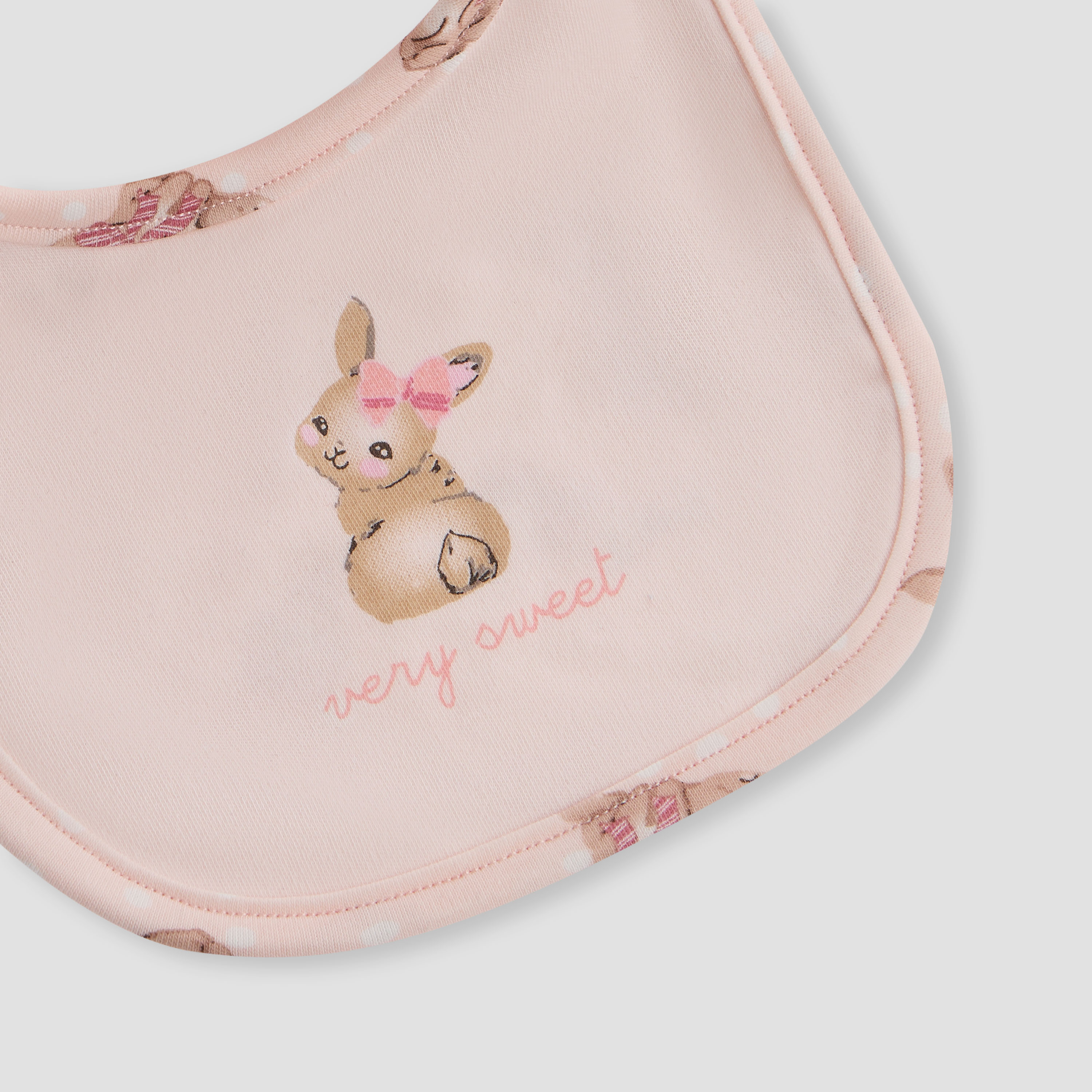 مريلة بطبعات أرنب بزر إغلاق من جونيورز-baby-feeding-bibs-image-4