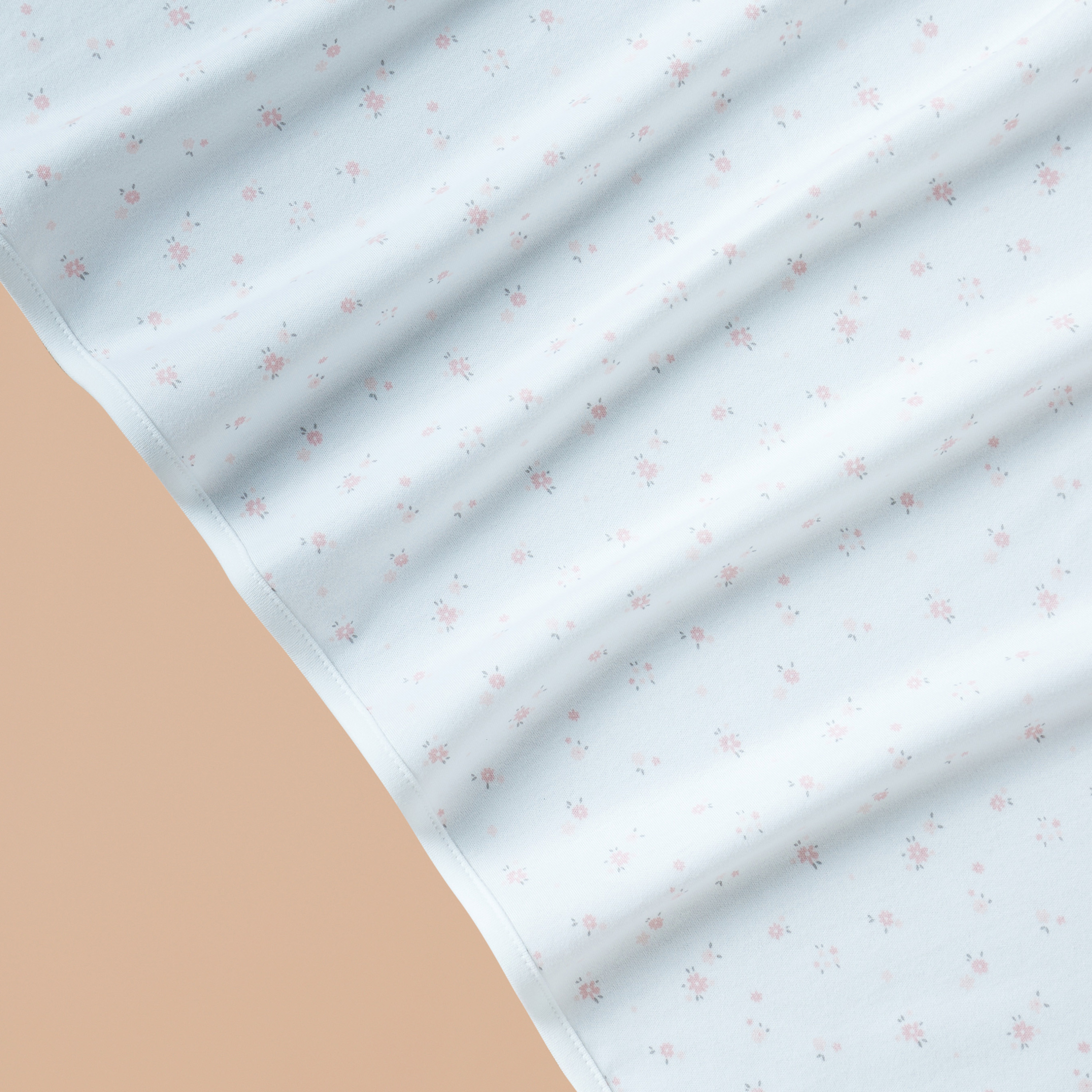 بطانية لحديثي الولادة بفيونكة وطبعات زهرية من جونيورز - 70x70 سم.-baby-nursery-blanketsandswaddles-receivingblankets-image-3