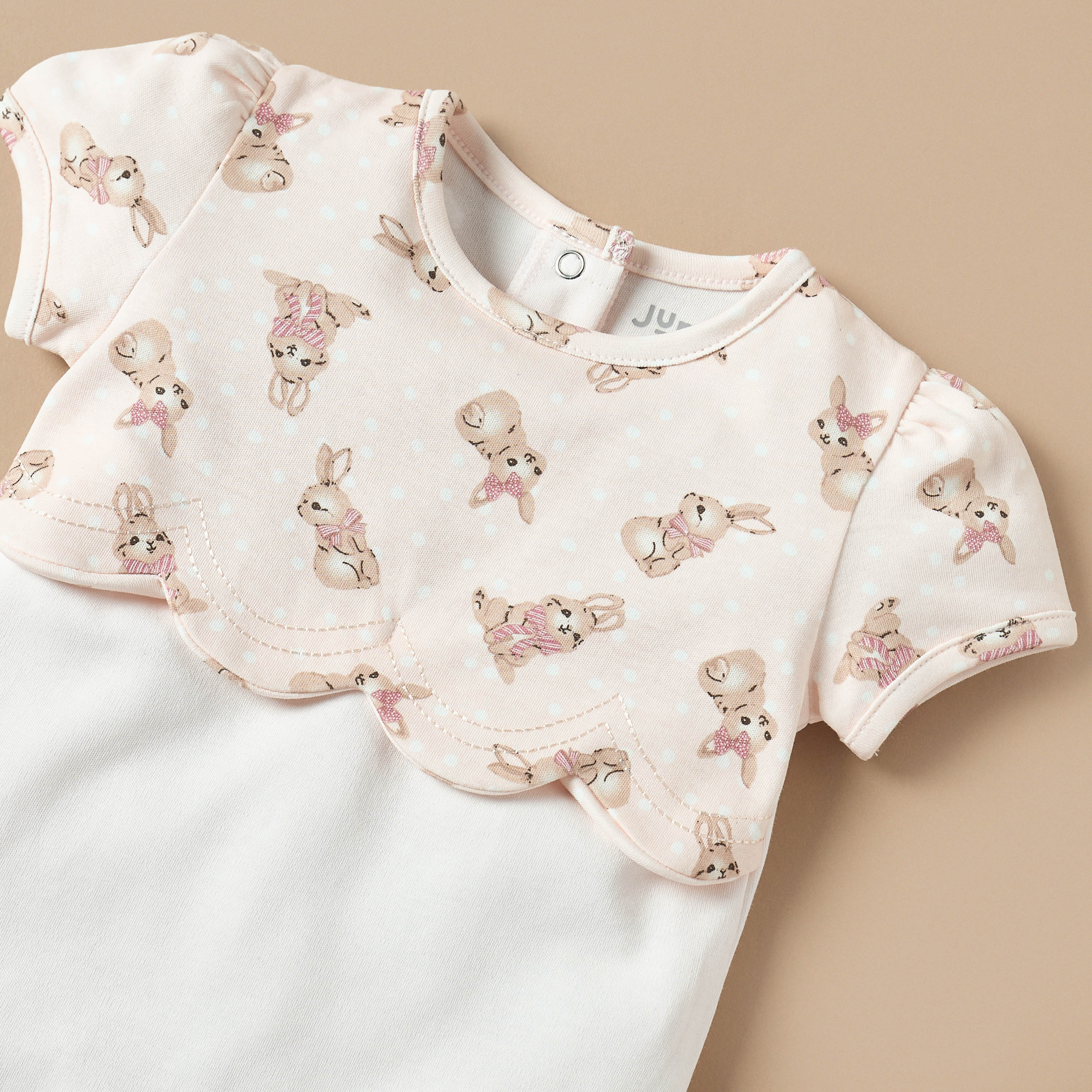 أفرول بأزرار إغلاق وطبعات أرنب من جونيورز-baby-girls-clothing-rompers-image-3