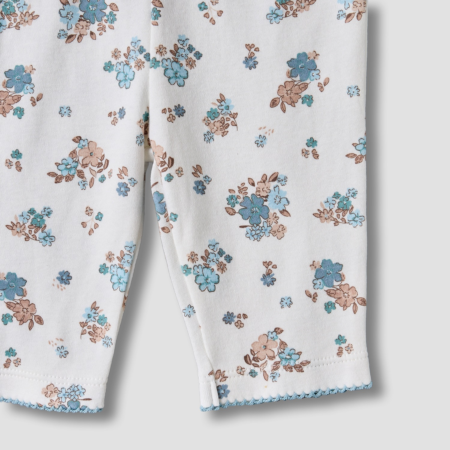 Juniors Cotton Collared Long Sleeves Pyjama Set with Floral Print-baby-girls-clothing-nightwear-pyjamasets-image-9