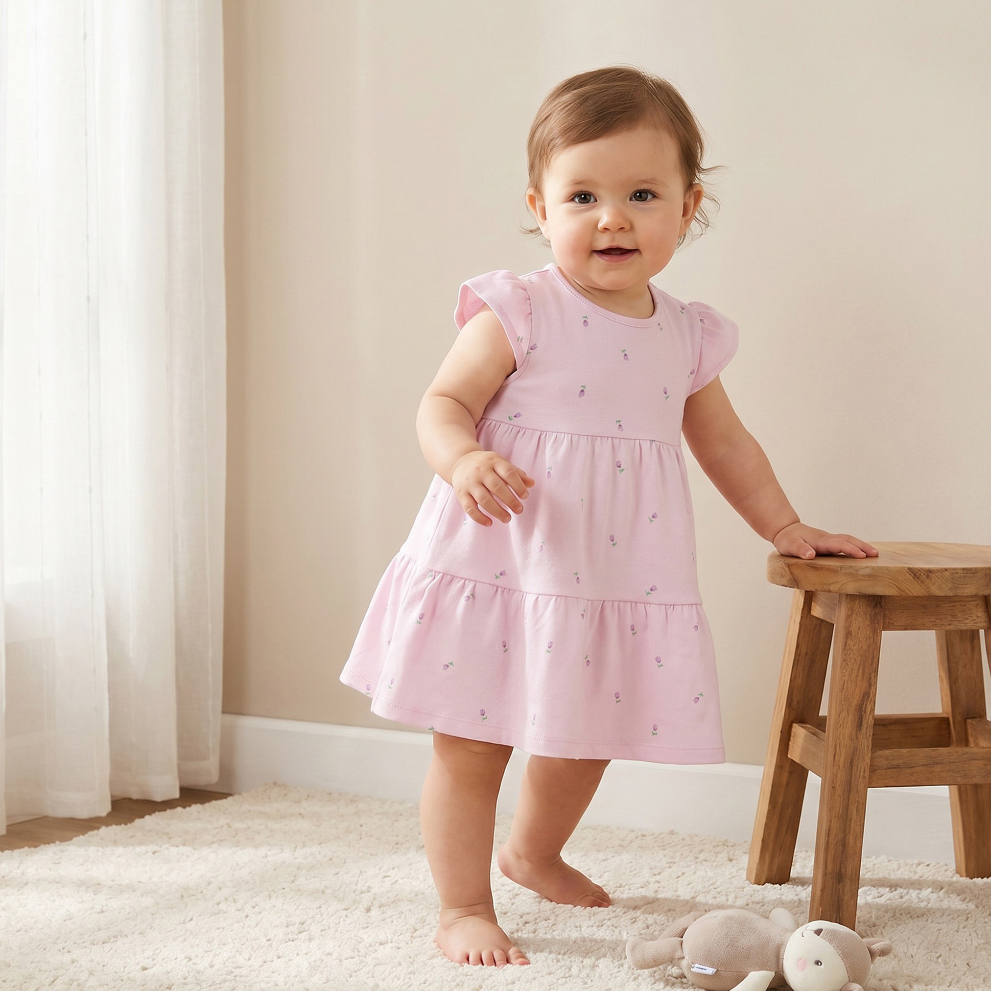 فستان قصير بياقة دائرية وأكمام قصيرة بطبعة زهور من جونيورز-baby-girls-clothing-dressesandjumpsuits-image-1