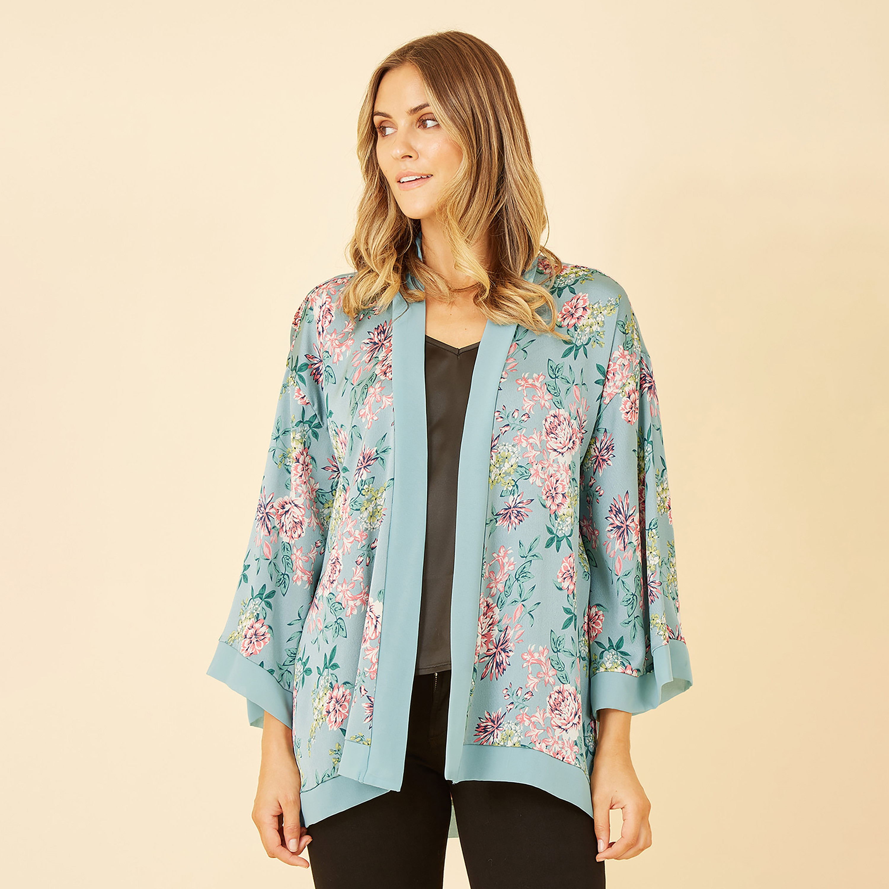 كيمونو نسائي من الساتان الأخضر المزهر من ميلا لندن-women-clothing-shirtsandblouses-blouses-image-1