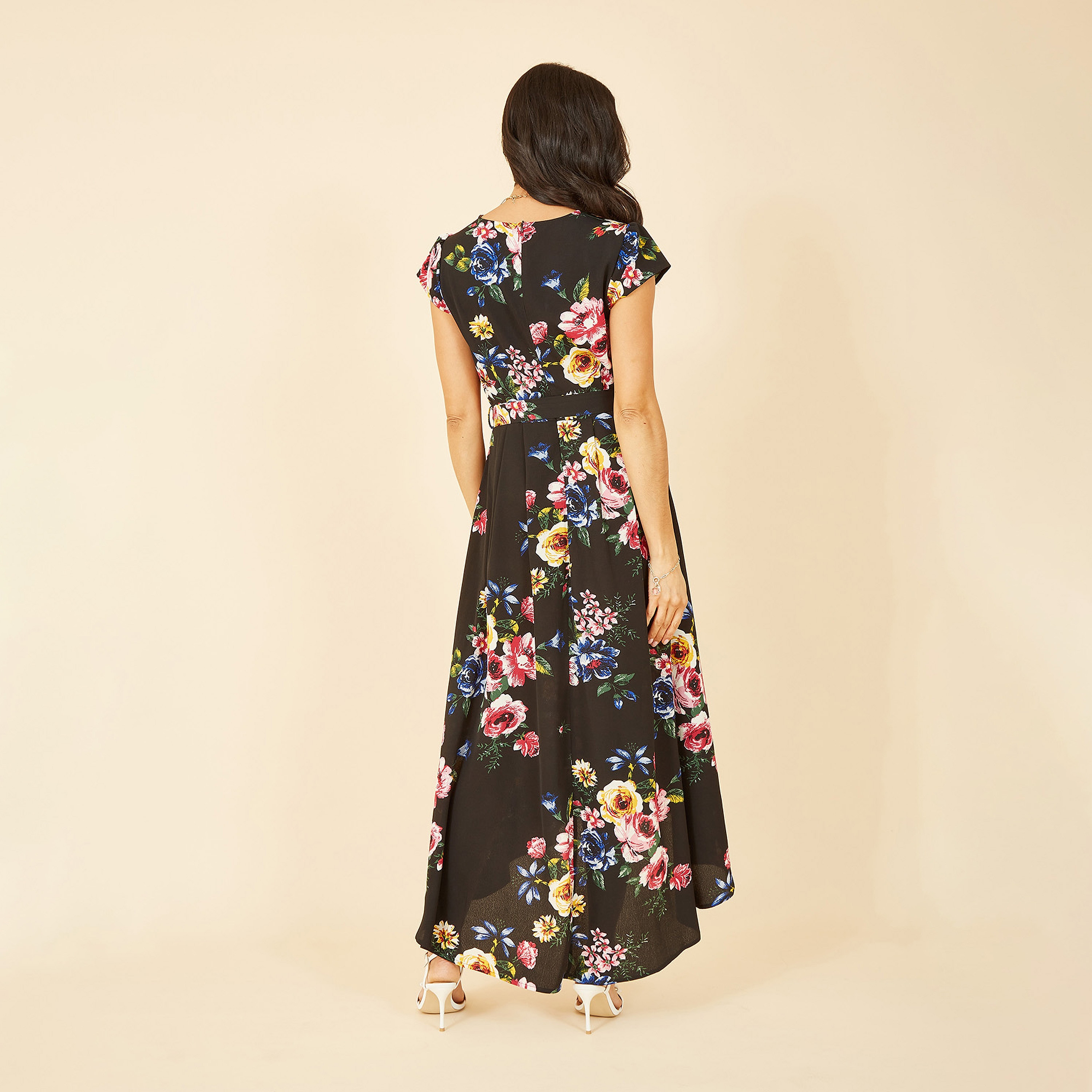 فستان ماكسي نسائي بتصميم ملفوف مزين بالزهور وحاشية منخفضة من ميلا لندن-women-clothing-dresses-image-6