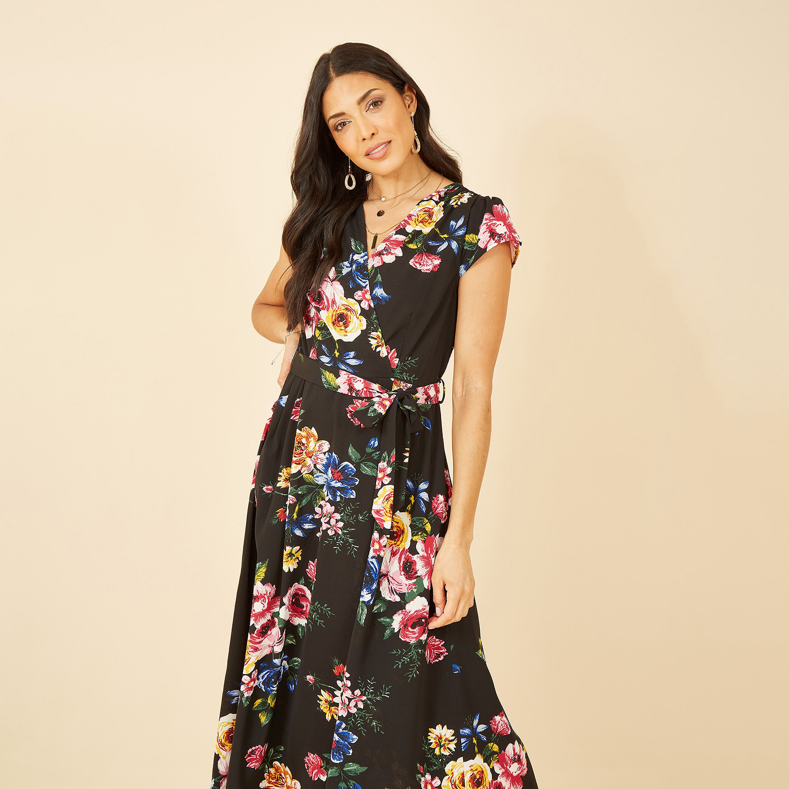 فستان ماكسي نسائي بتصميم ملفوف مزين بالزهور وحاشية منخفضة من ميلا لندن-women-clothing-dresses-image-8