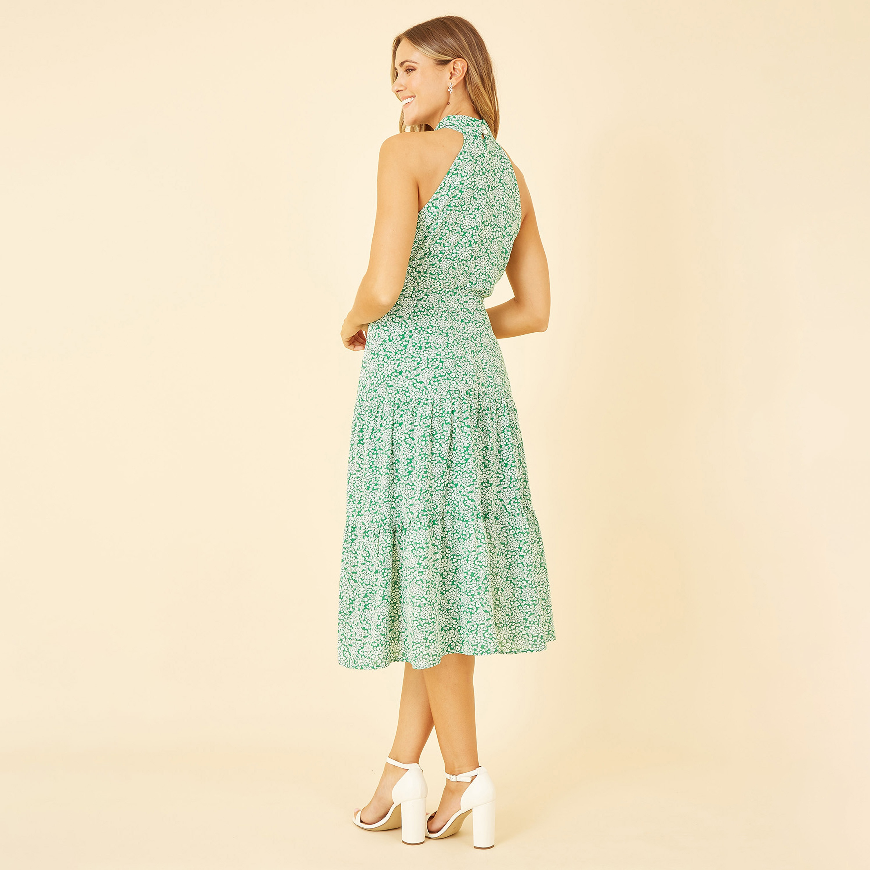 فستان نسائي متوسط الطول بفتحة رقبة هالتر وطبقات من الزهور من ميلا لندن-women-clothing-dresses-image-7
