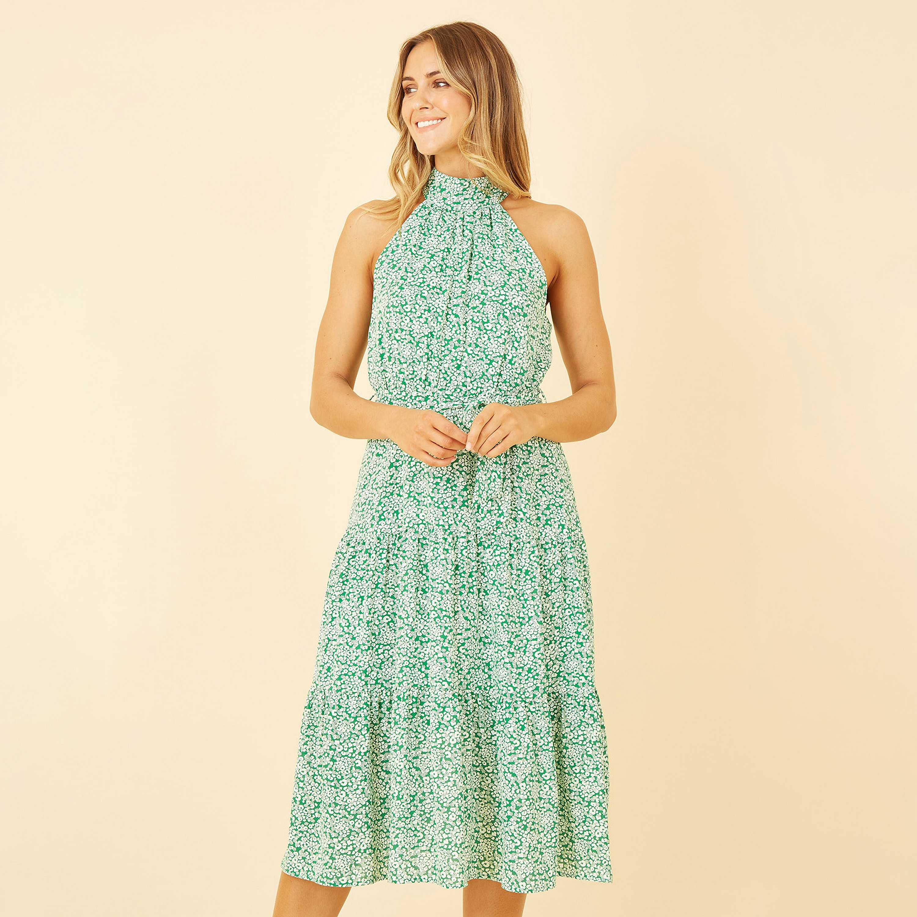فستان نسائي متوسط الطول بفتحة رقبة هالتر وطبقات من الزهور من ميلا لندن-women-clothing-dresses-image-9