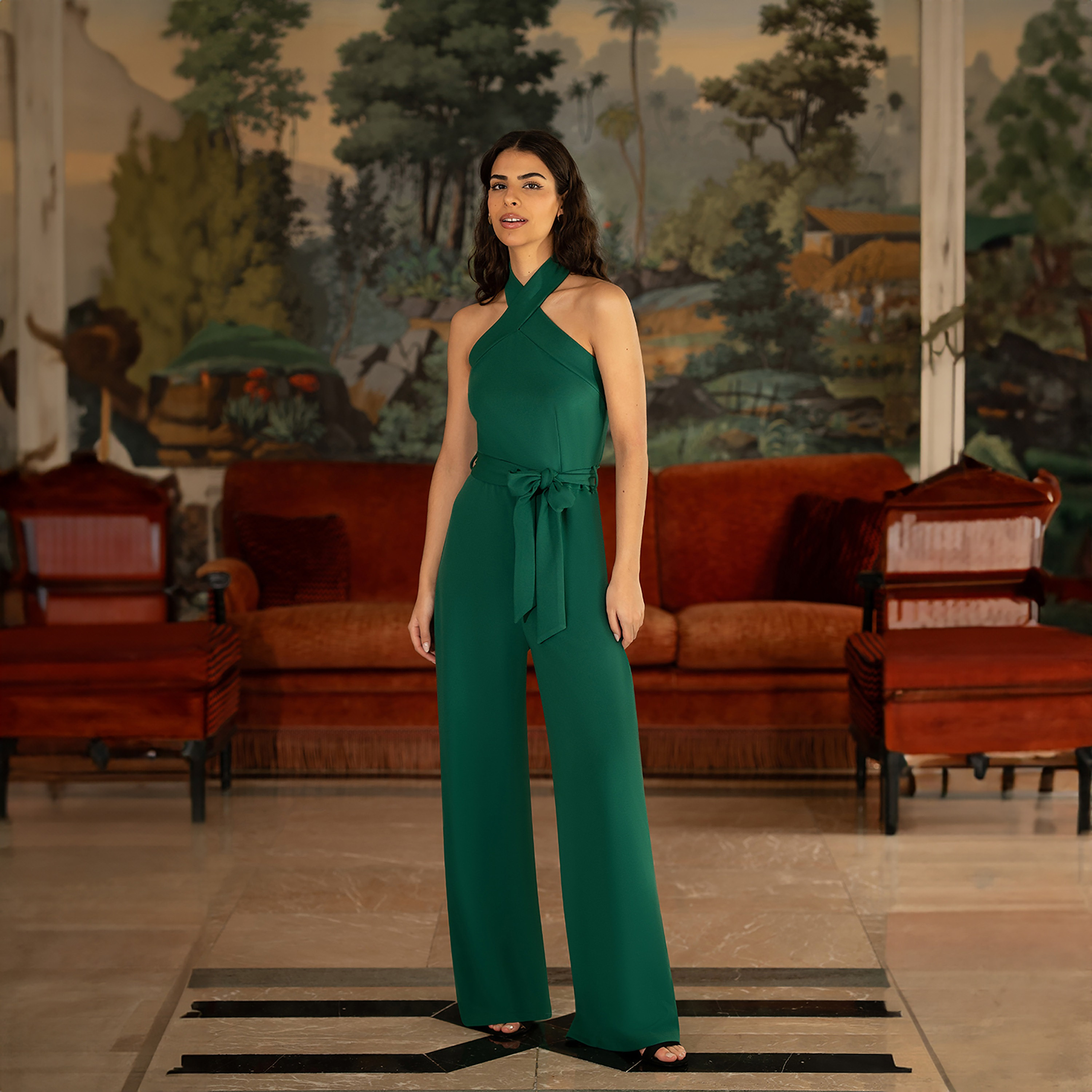 جمبسوت نسائي أخضر رقبة هالتر كروس أوفر من ميلا لندن-women-clothing-jumpsuits-image-4