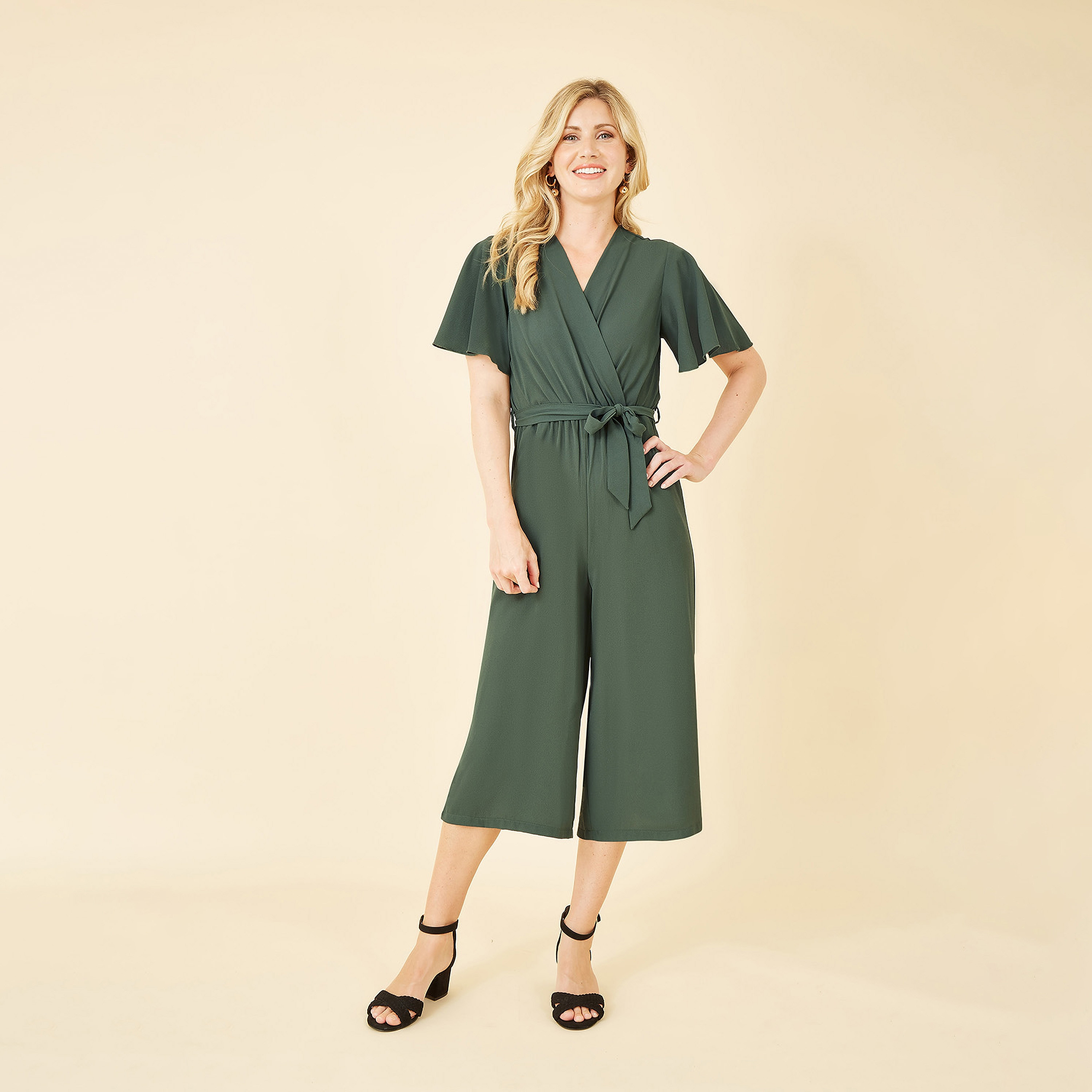 جمبسوت نسائي ملفوف بأكمام ملائكية من ميلا لندن-women-clothing-jumpsuits-image-5