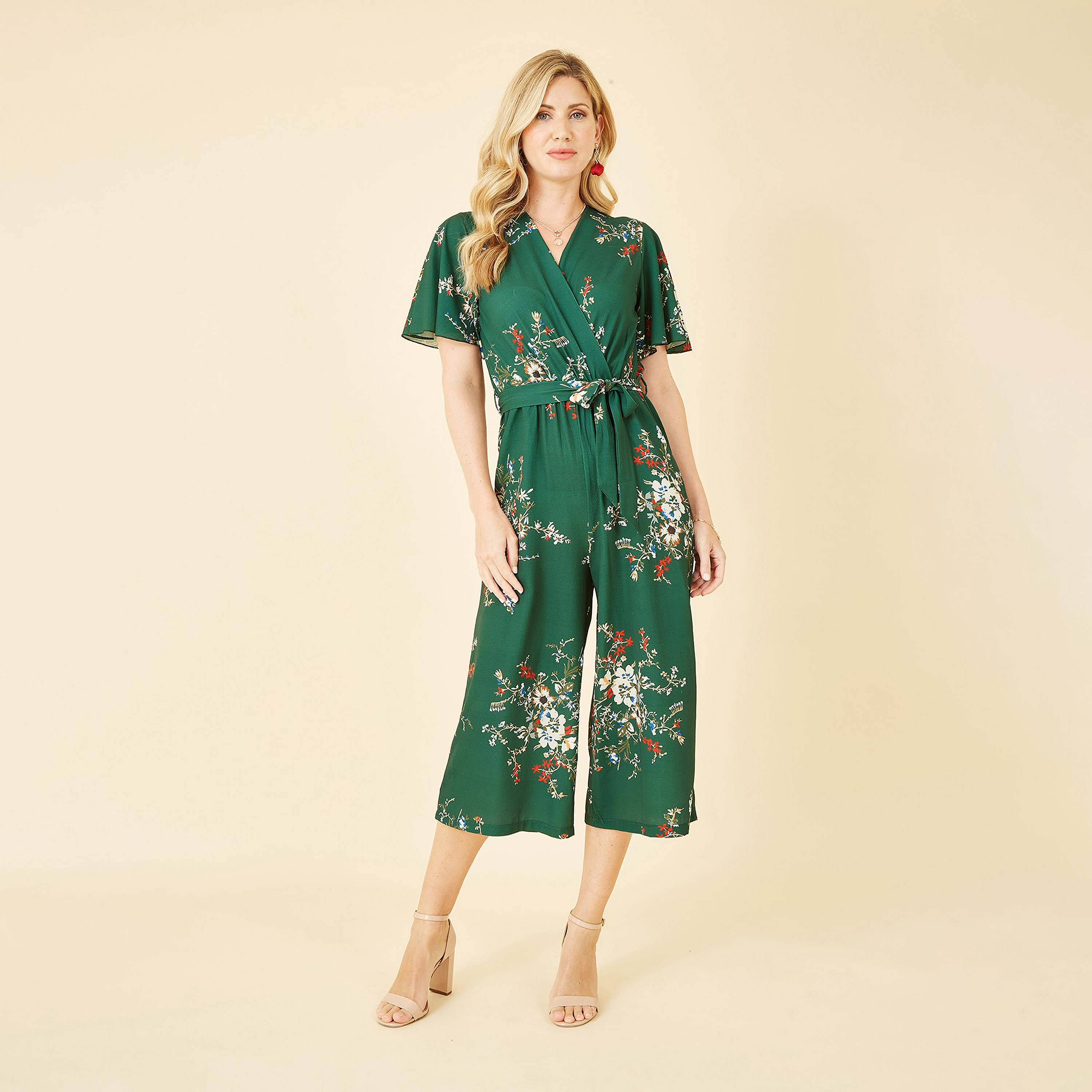 جمبسوت نسائي بطبعة زهور باللون الأخضر بأكمام ملائكية من ميلا لندن-women-clothing-jumpsuits-image-3