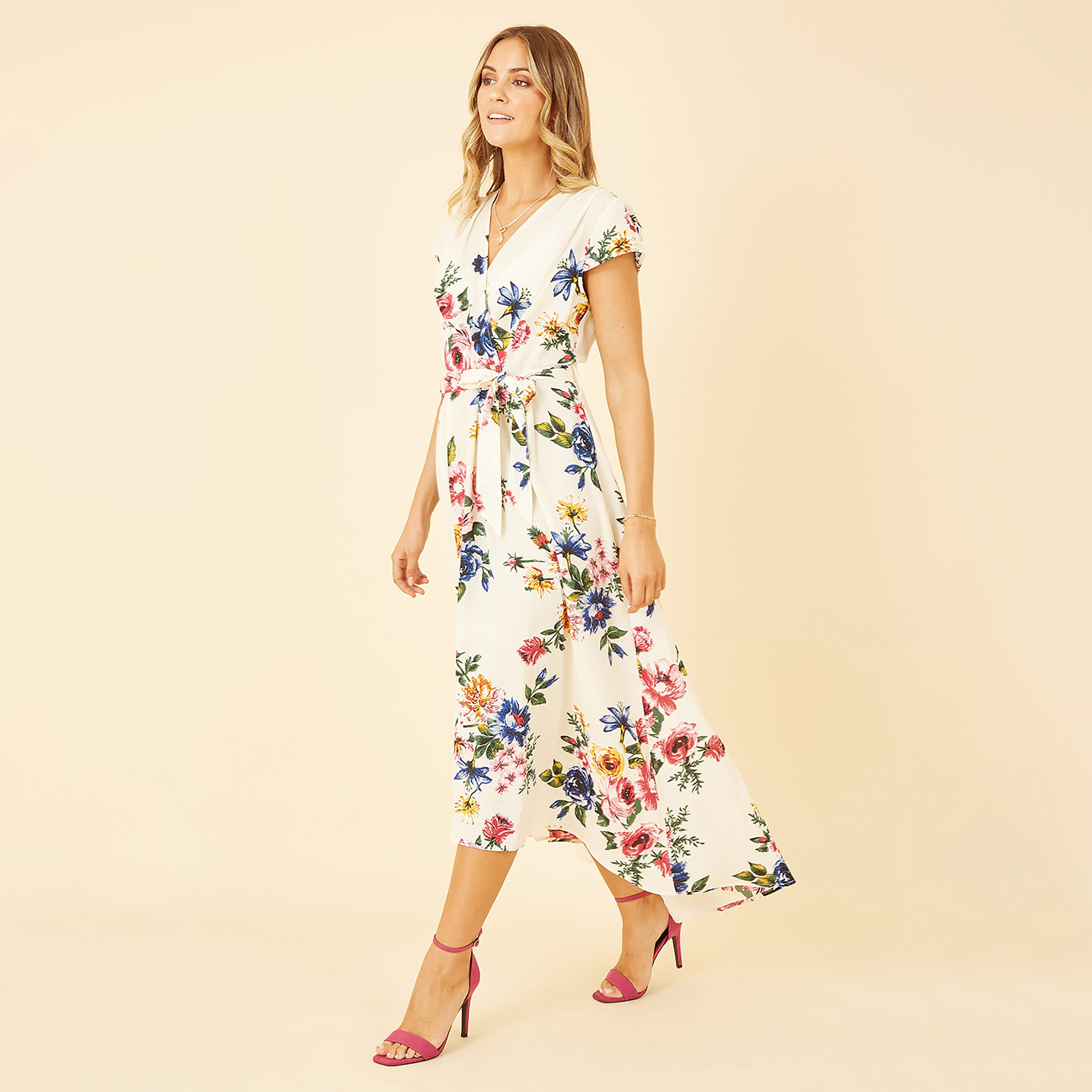 فستان نسائي متوسط الطول بلون العاج مع حافة ملفوفة وزهور من ميلا لندن-women-clothing-dresses-image-3