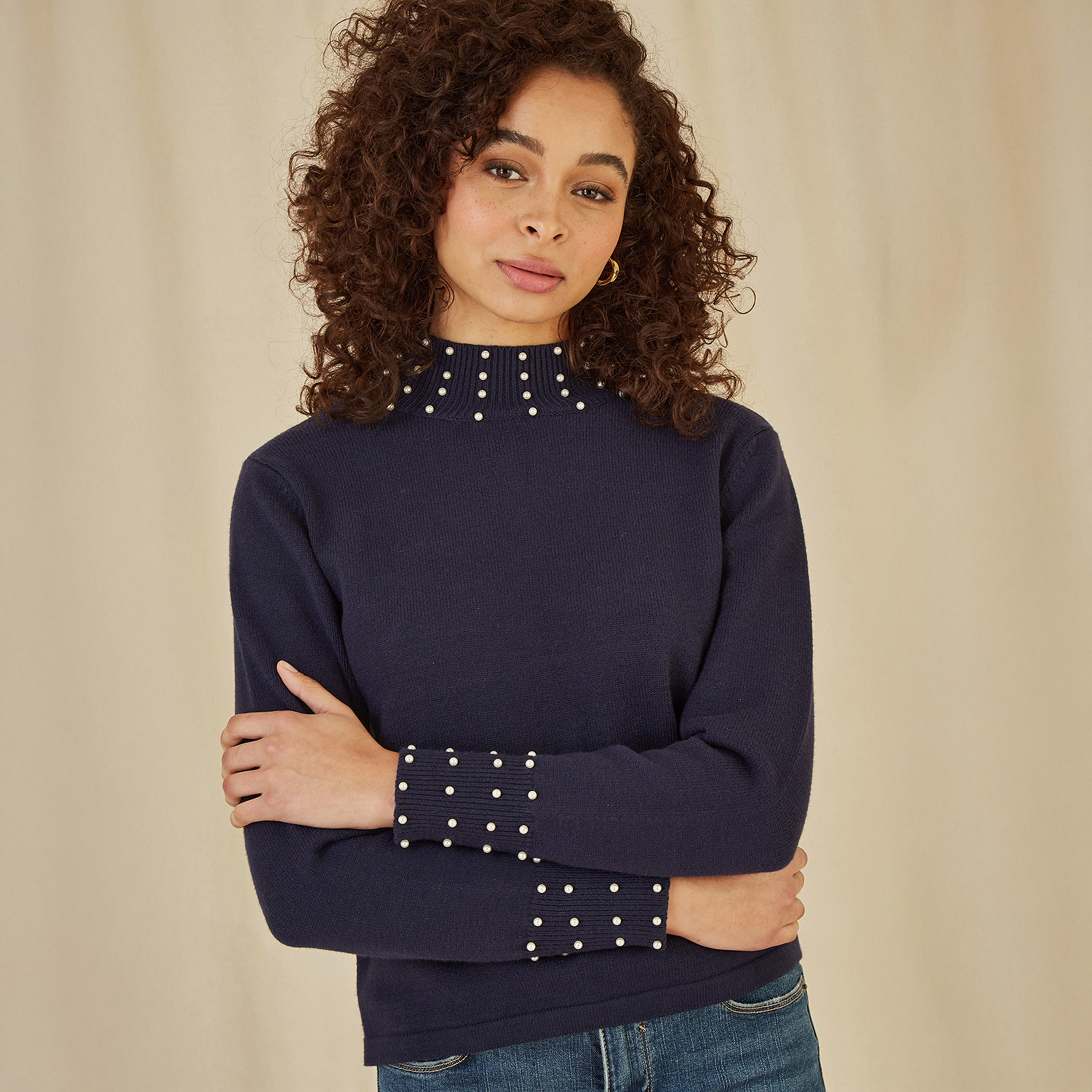 جامبر نسائي برقبة عالية ومزينة باللؤلؤ باللون الأزرق البحري من ميلا لندن-women-winterwear-cardigansandjumpers-jumpers-image-2