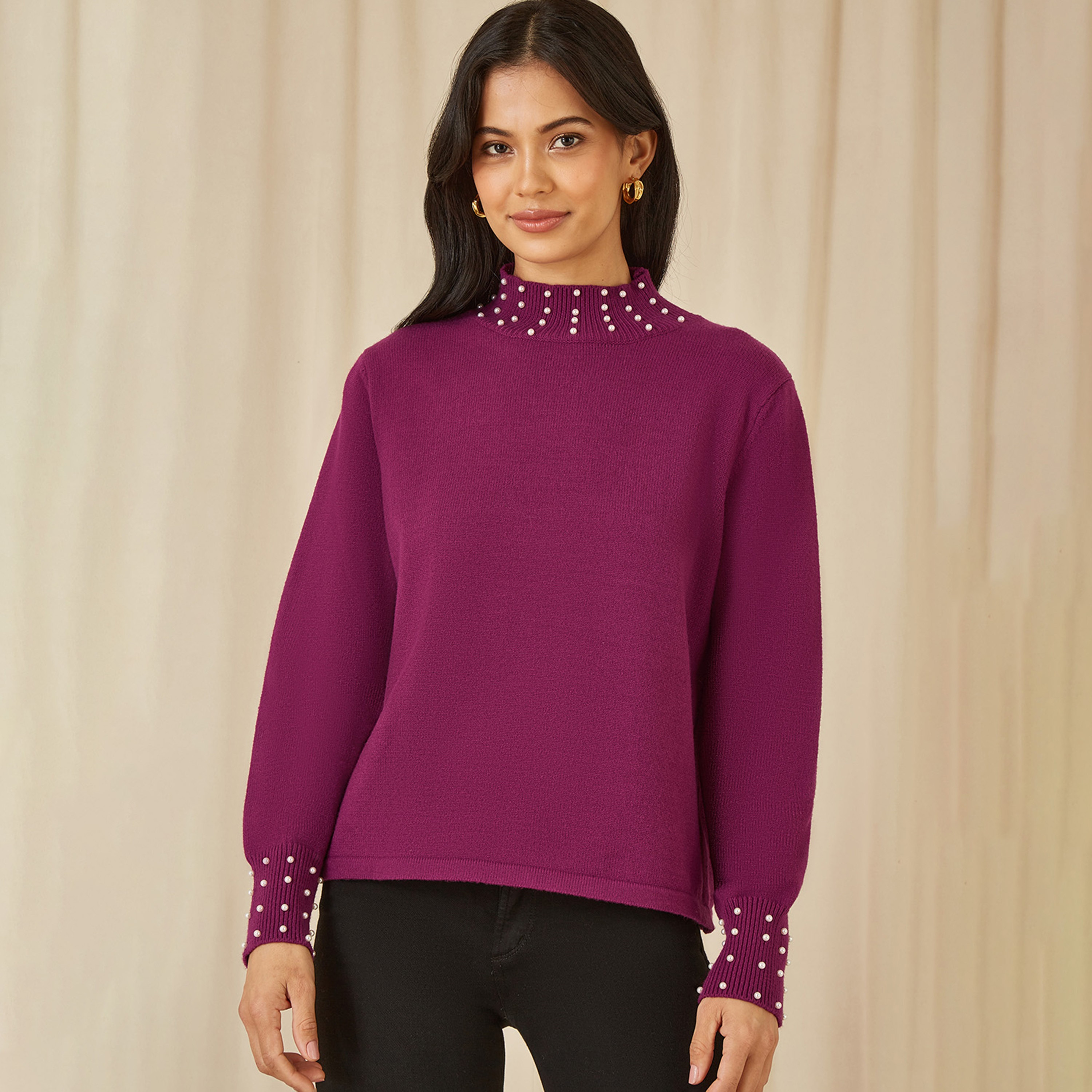 جامبر نسائي برقبة عالية ومزينة باللؤلؤ باللون البرقوقي من ميلا لندن-women-winterwear-cardigansandjumpers-jumpers-image-1