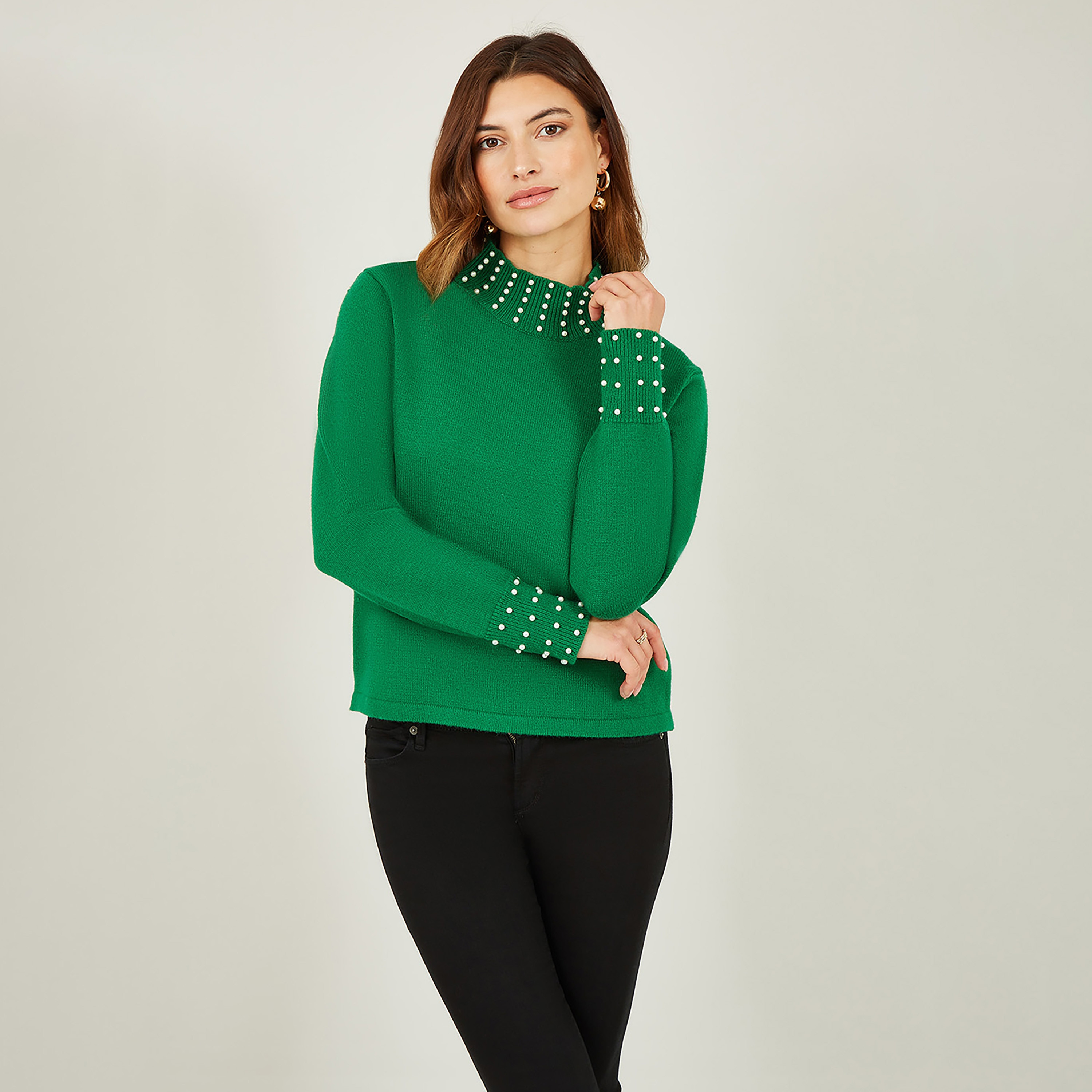 جامبر نسائي برقبة عالية مزين باللؤلؤ باللون الأخضر من ميلا لندن-women-winterwear-cardigansandjumpers-jumpers-image-2