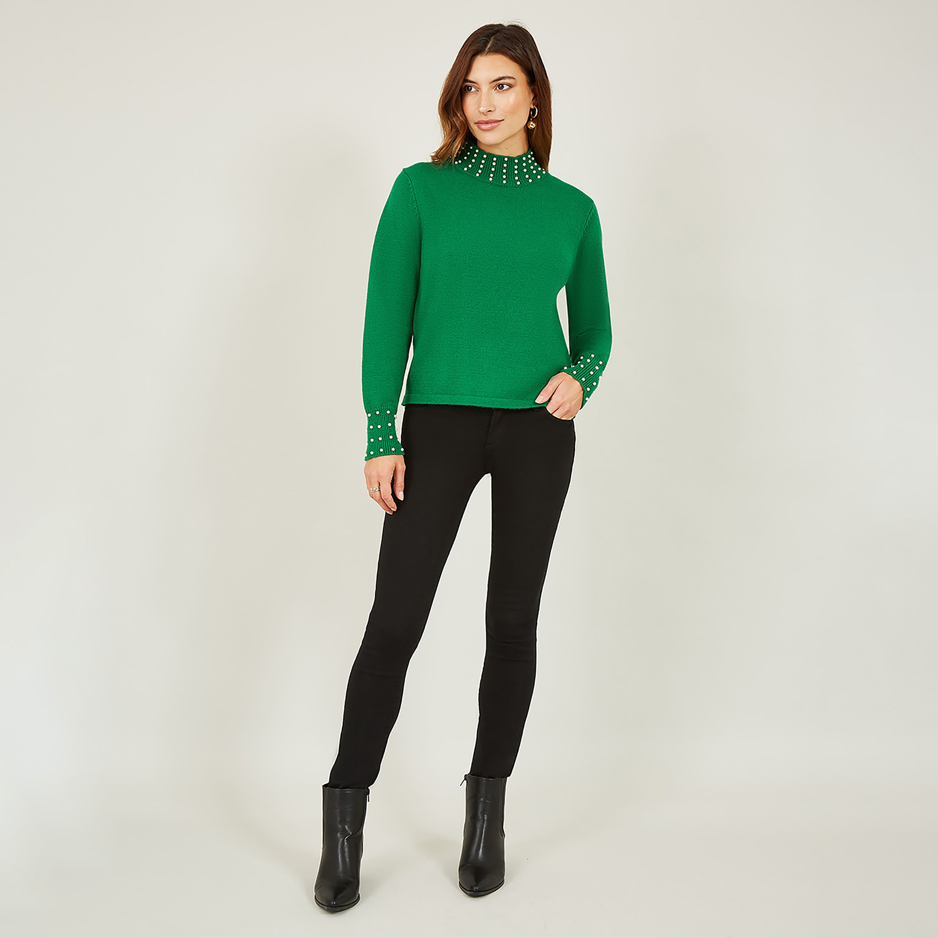 جامبر نسائي برقبة عالية مزين باللؤلؤ باللون الأخضر من ميلا لندن-women-winterwear-cardigansandjumpers-jumpers-image-4