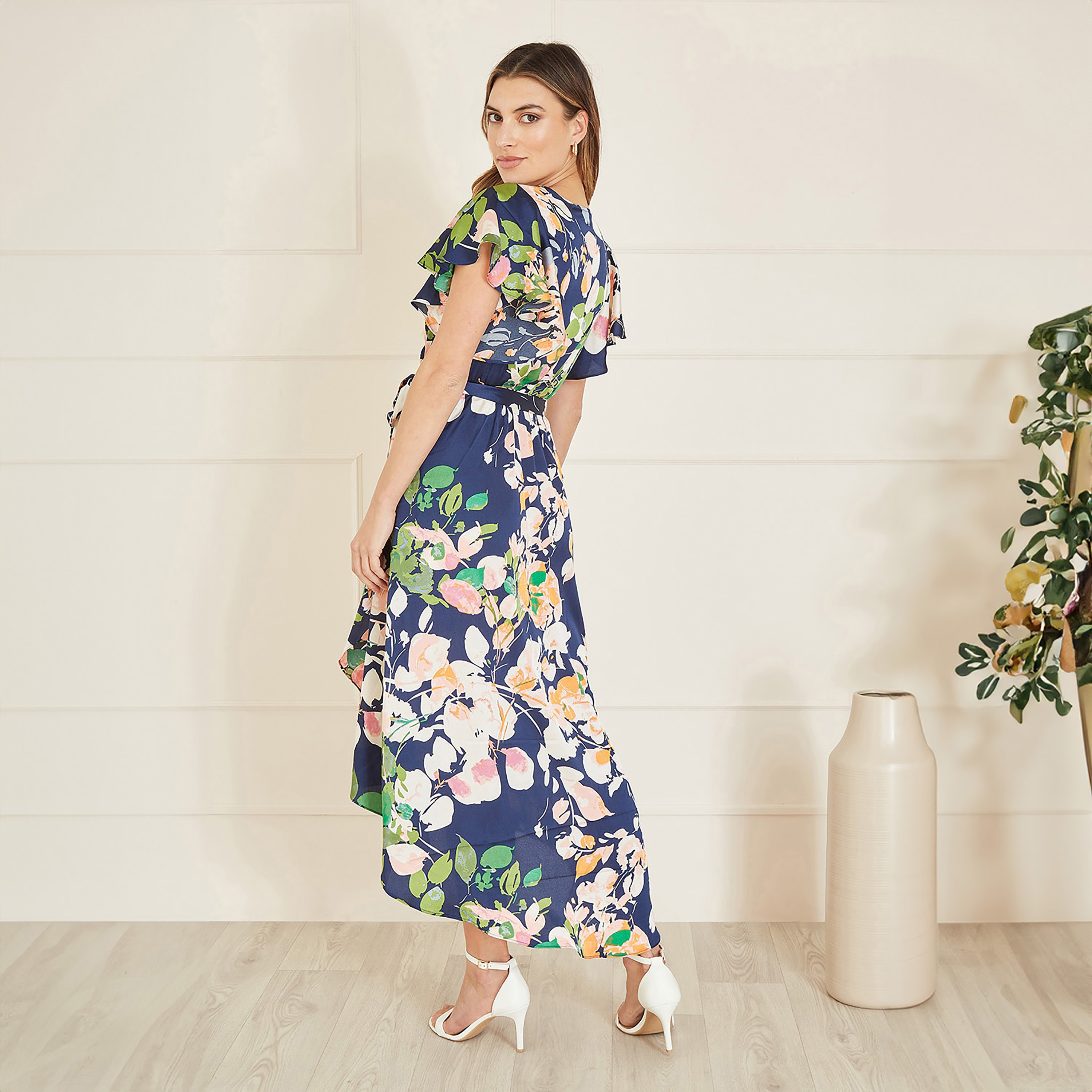 فستان نسائي متوسط الطول باللون الأزرق الداكن مع أكمام مكشكشة من الساتان من ميلا لندن-women-clothing-dresses-image-2
