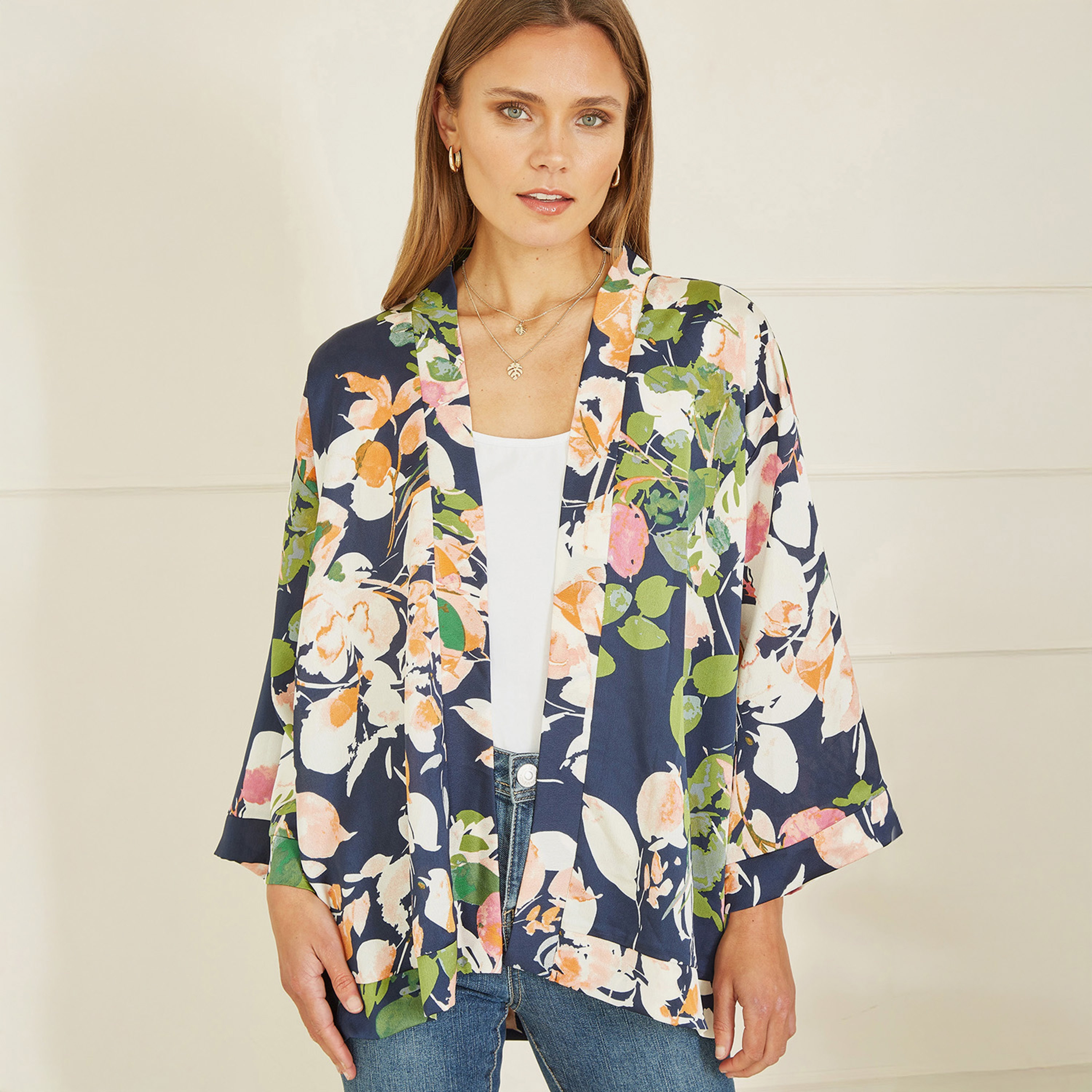 كيمونو نسائي من الساتان بطبعة أزهار البحرية من ميلا لندن-women-clothing-shirtsandblouses-blouses-image-3