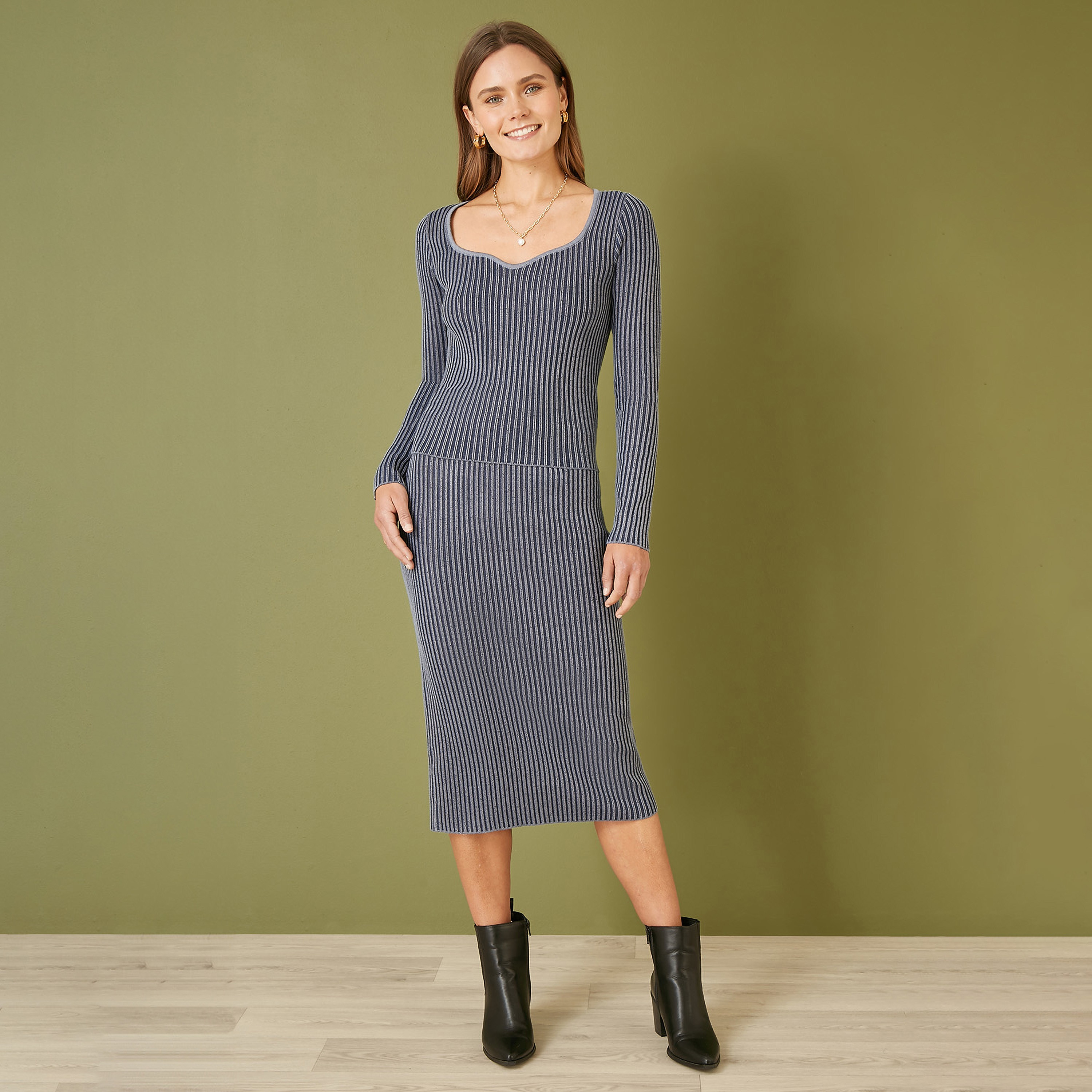 تنورة ميدي نسائية محبوكة مضلعة باللون الأزرق من يامي-women-clothing-bottoms-skirts-image-4