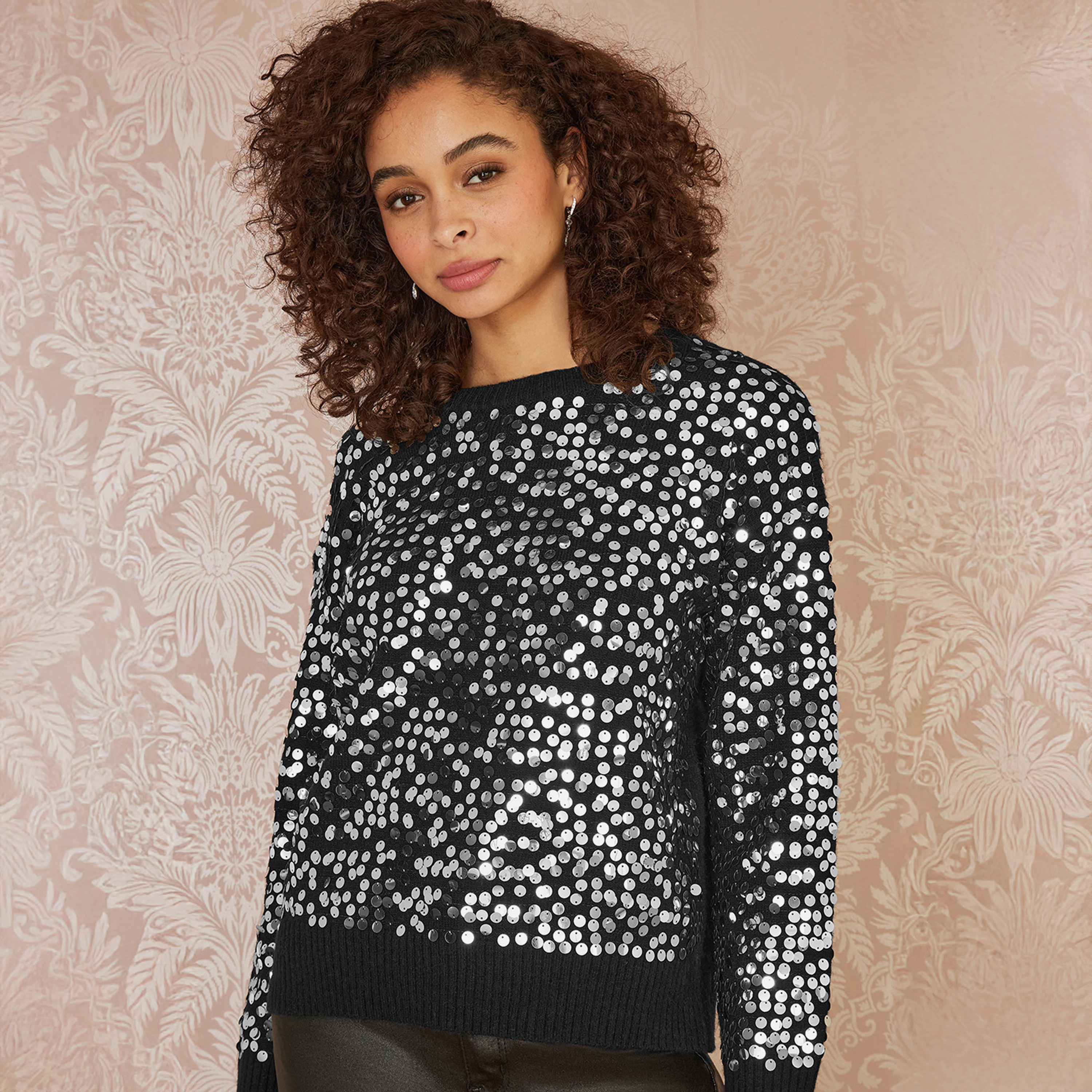 جامبر نسائي مسائي مريح محبوك باللون الاسود مزين بالترتر من ميلا لندن-women-winterwear-cardigansandjumpers-jumpers-image-4