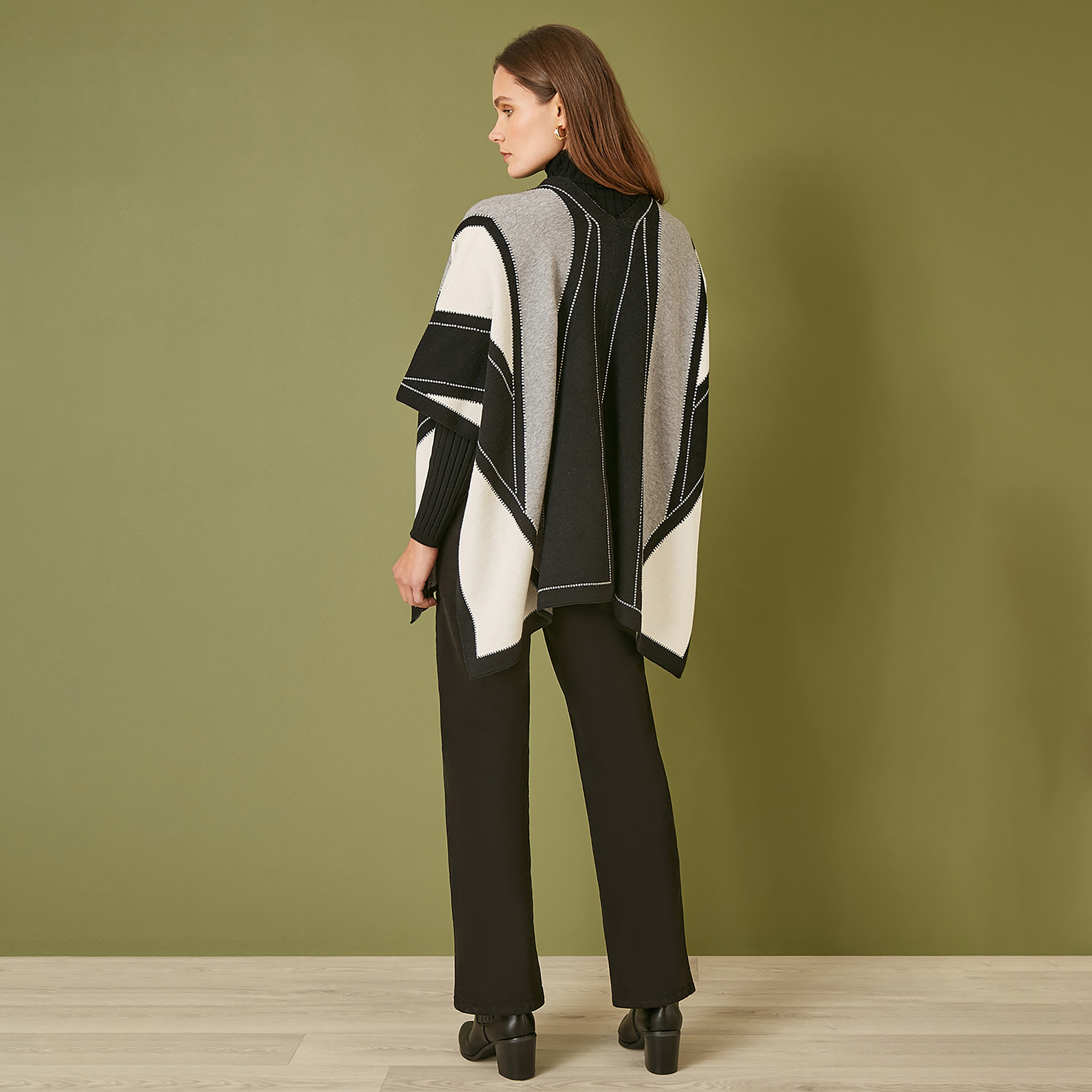 عباءة نسائية محبوكة باللون الأسود من ميلا لندن-women-clothing-shirtsandblouses-blouses-image-2