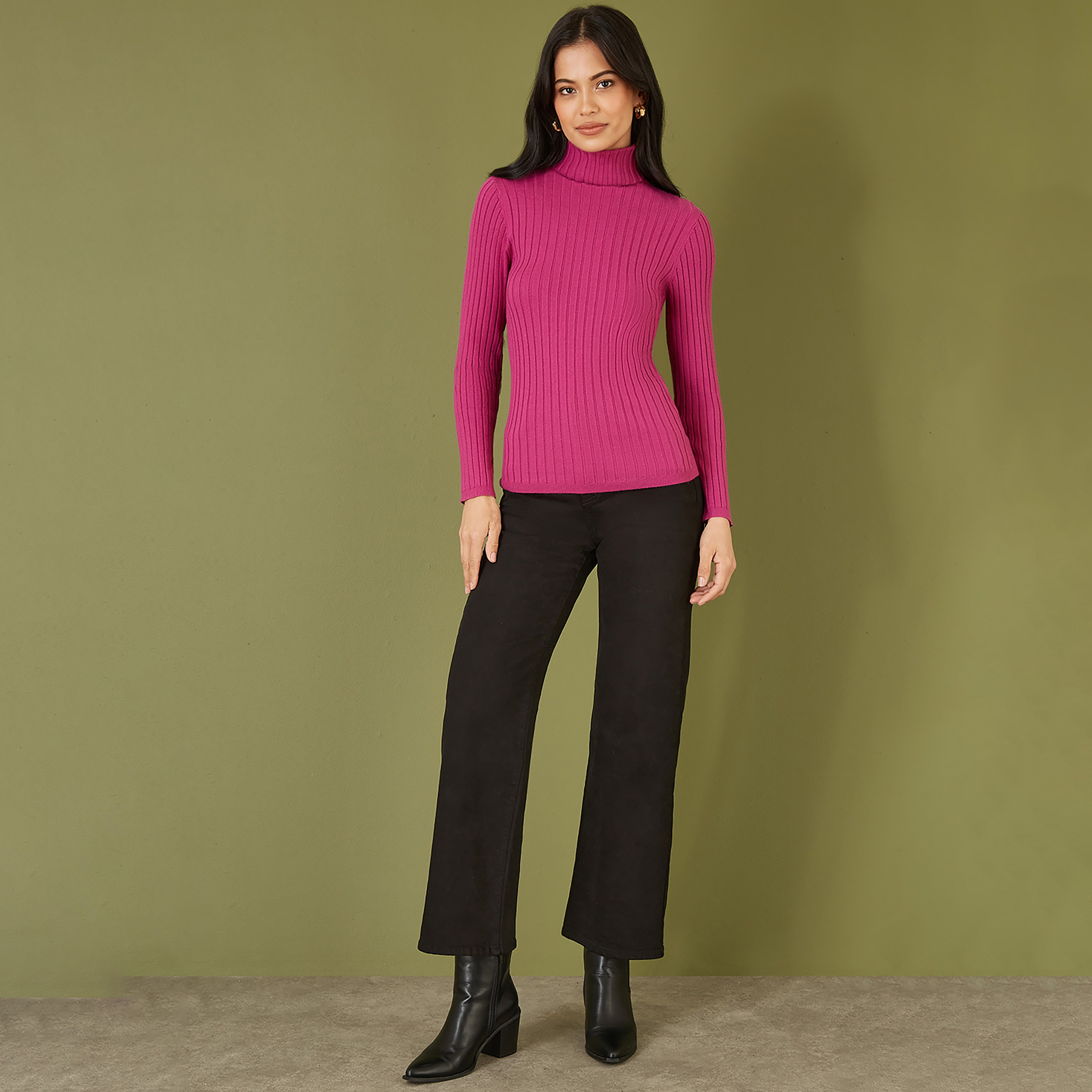 جامبر نسائي برقبة مدورة ومضلعة باللون الوردي من ميلا لندن-women-winterwear-cardigansandjumpers-jumpers-image-3