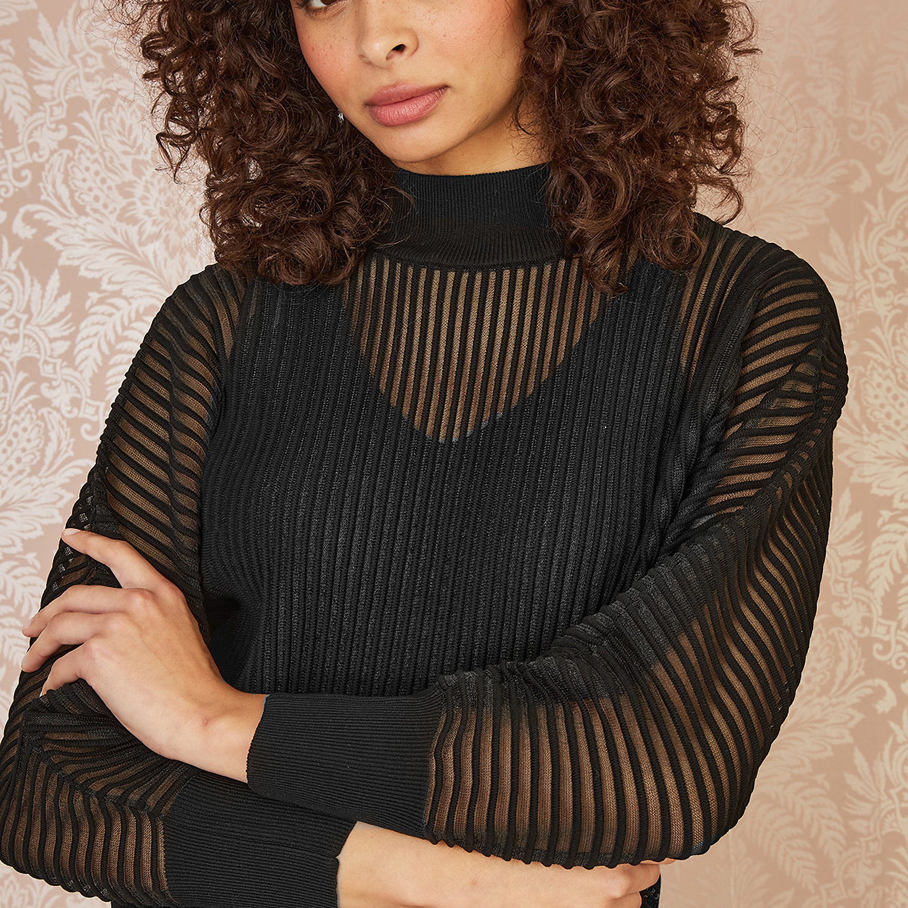 جامبر نسائي شفاف محبوك باللون الأسود مع تفاصيل من يامي-women-winterwear-cardigansandjumpers-jumpers-image-4