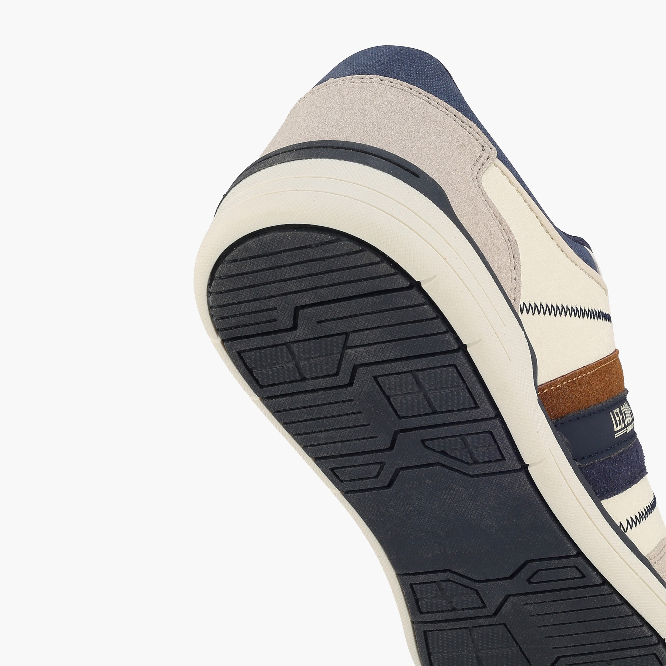 حذاء سنيكرز بطول الكاحل ورباط إغلاق للرجال من لي كوبر-men-shoes-sneakers-image-5