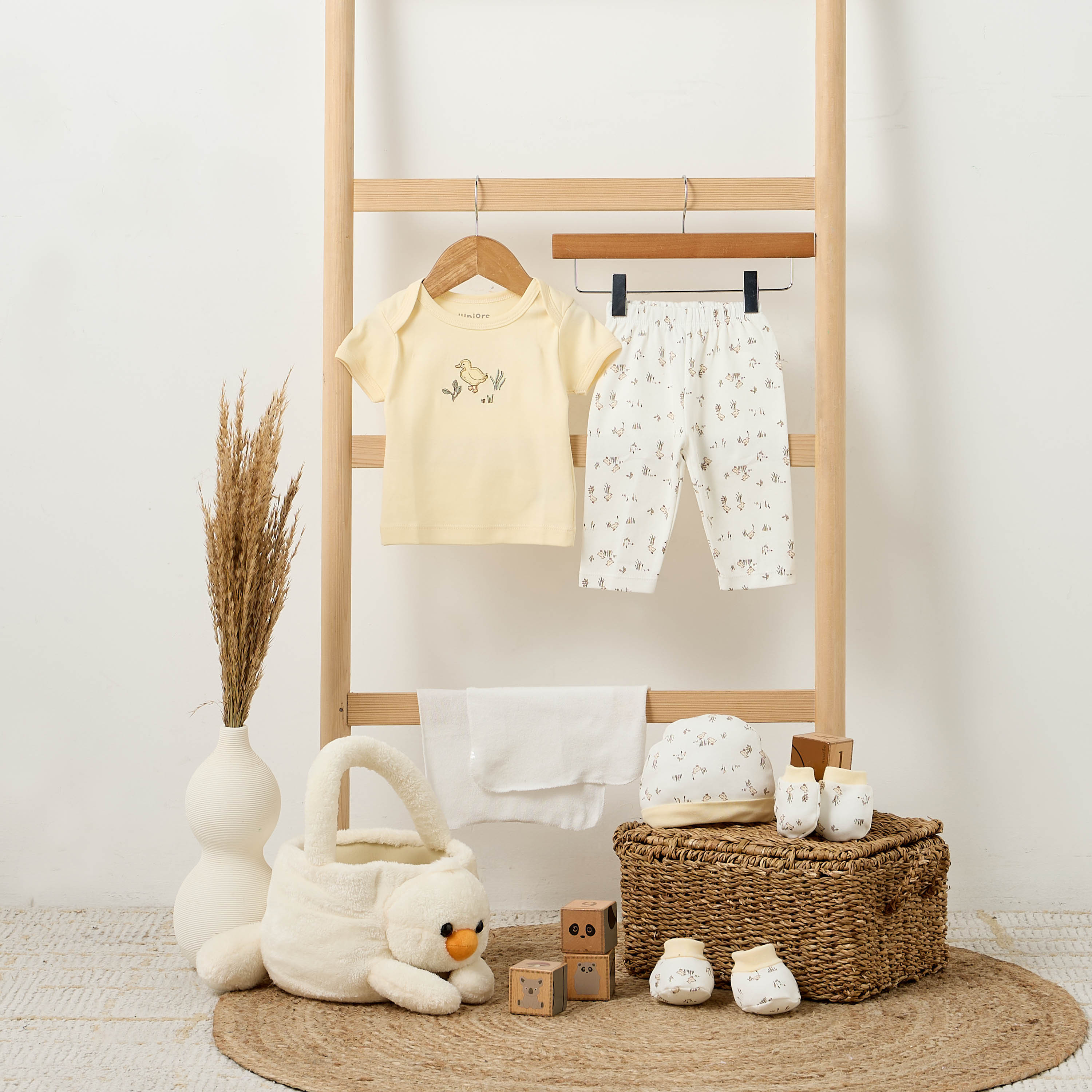 Set of 8 Juniors Clothing Gift Set with Duck Print-baby-girls-clothing-setsandcoords-image-11