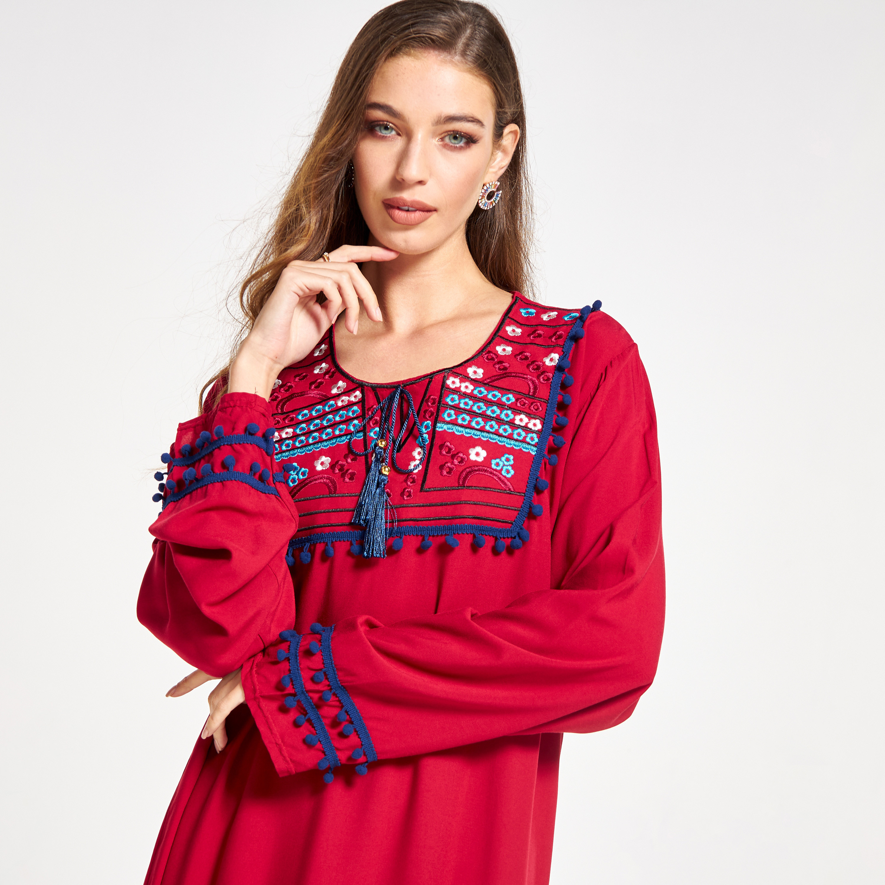 جلابية مطرّزة بأكمام طويلة وزينة بوم بوم من مليكة-women-arabicclothing-jalabiyas-image-3