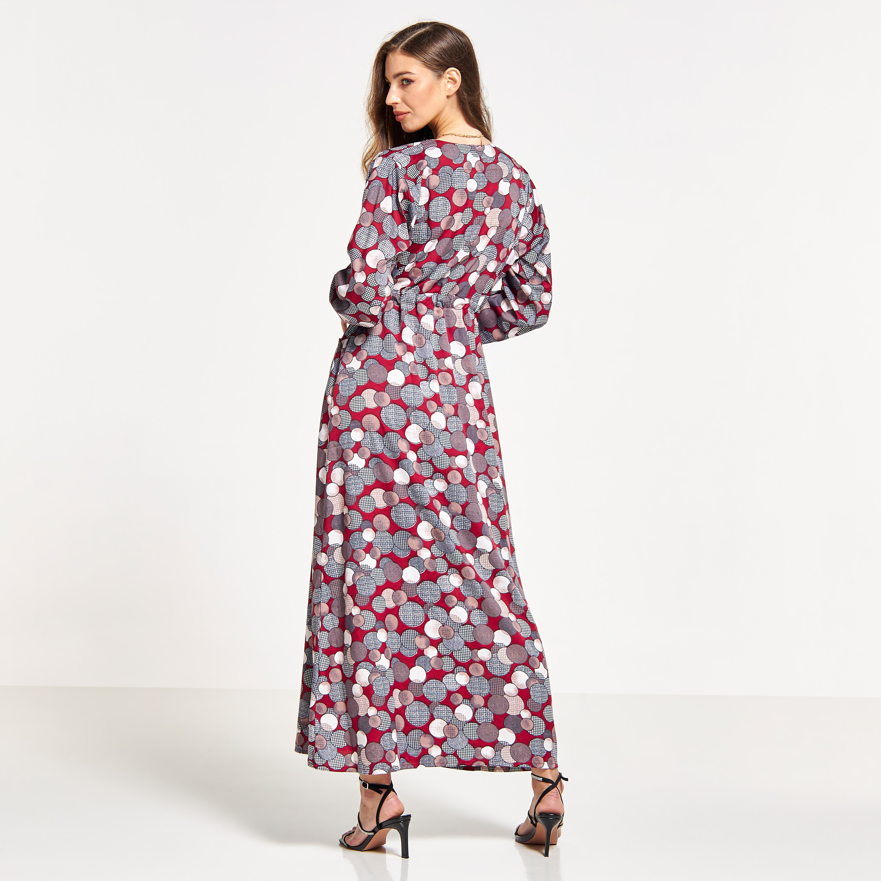 جلابية مطرّزة بأربطة وجيوب من مليكة-women-arabicclothing-jalabiyas-image-2