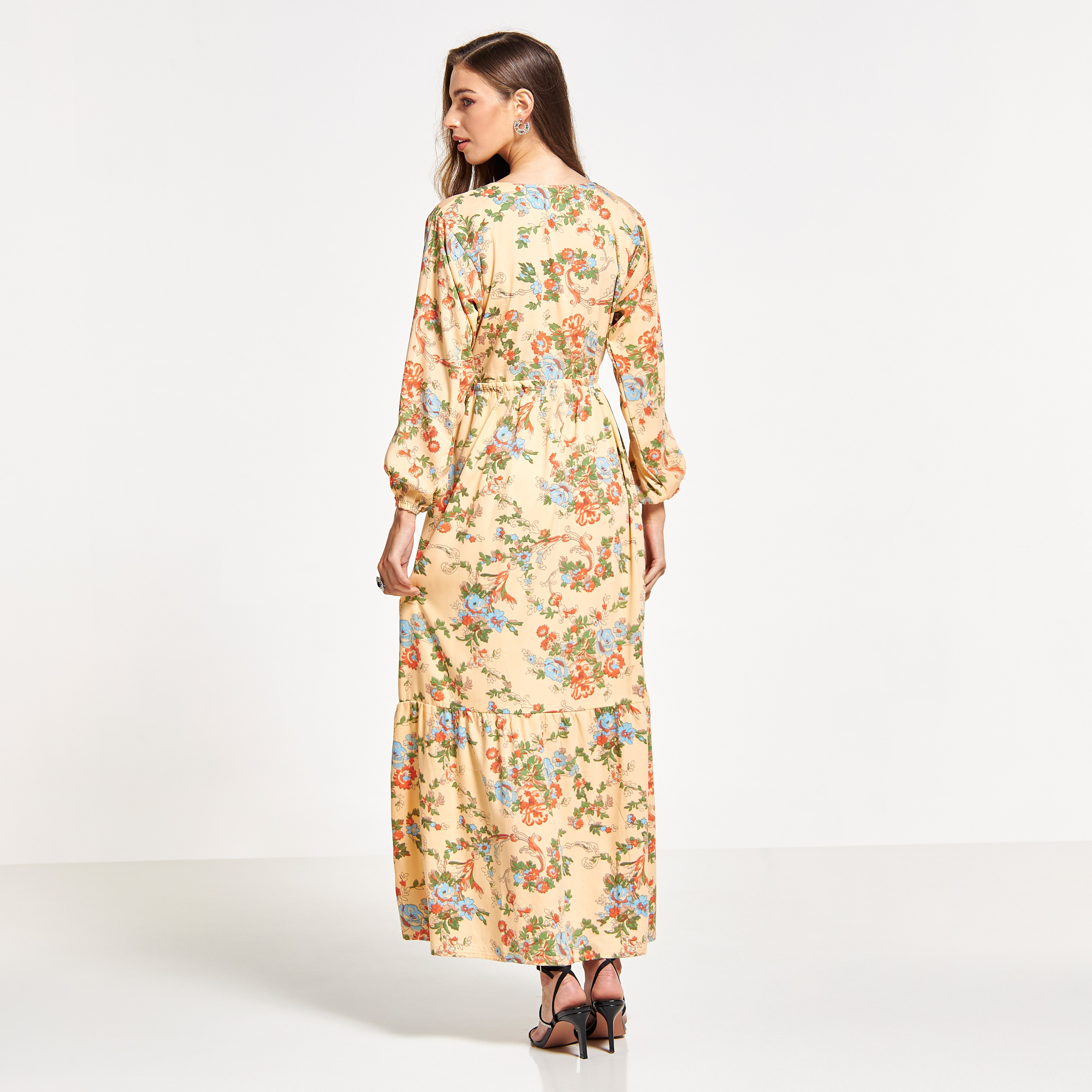 جلابية مطرّزة بأربطة وشرّابات من مليكة-women-arabicclothing-jalabiyas-image-2