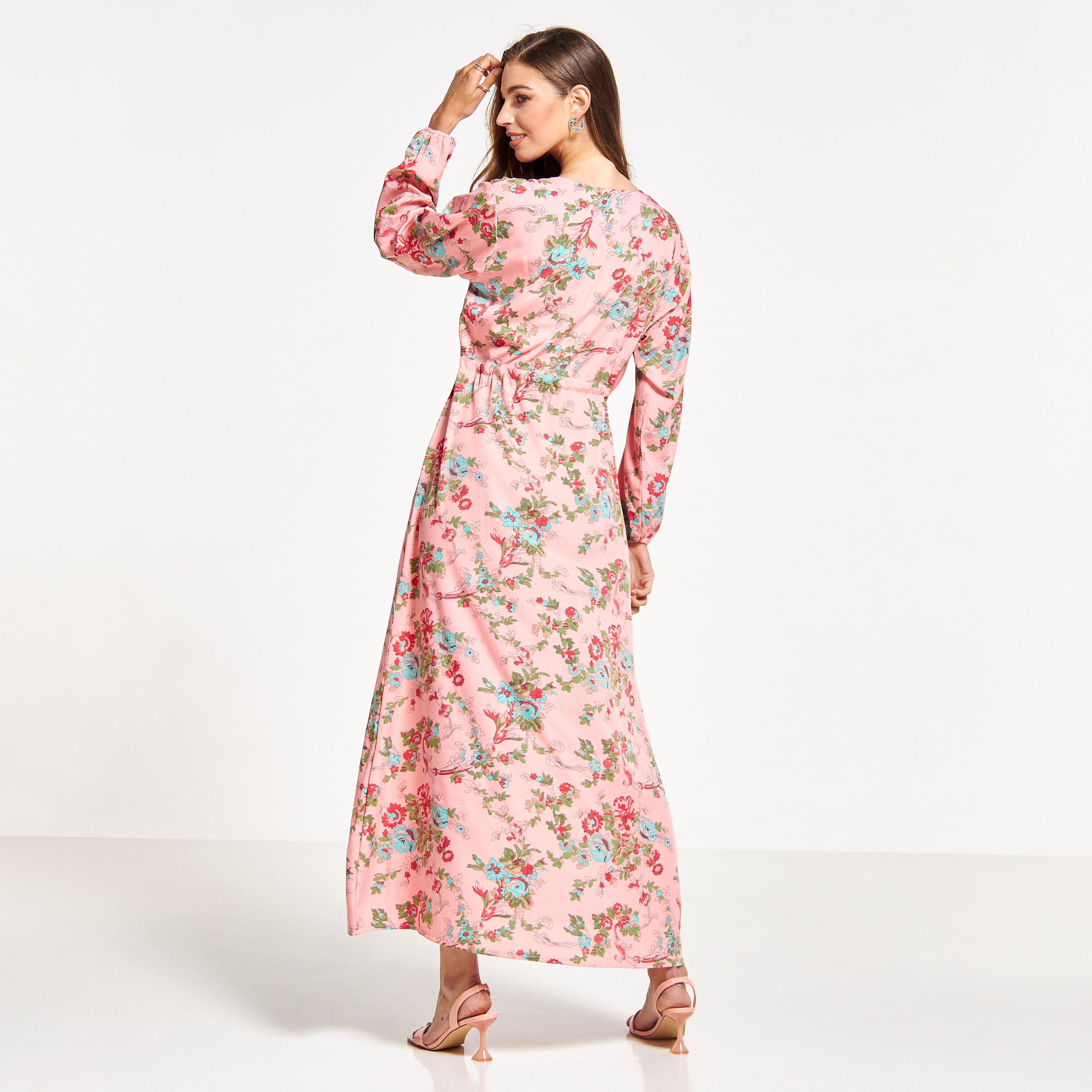 جلابية بتفاصيل مطرّزة وجيوب وطبعات من مليكة-women-arabicclothing-jalabiyas-image-2