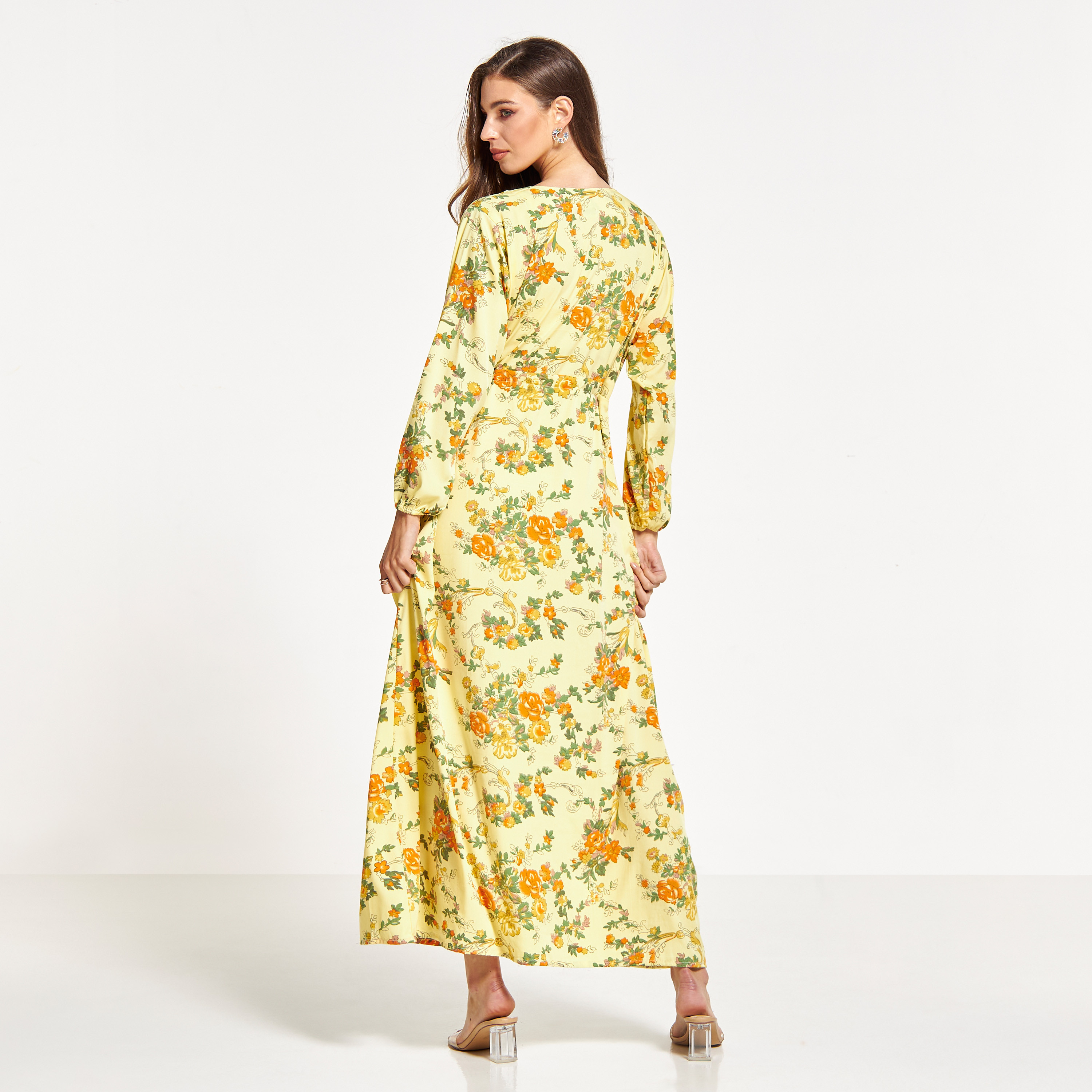 جلابية بتفاصيل مطرّزة وجيوب وطبعات زهرية من مليكة-women-arabicclothing-jalabiyas-image-2
