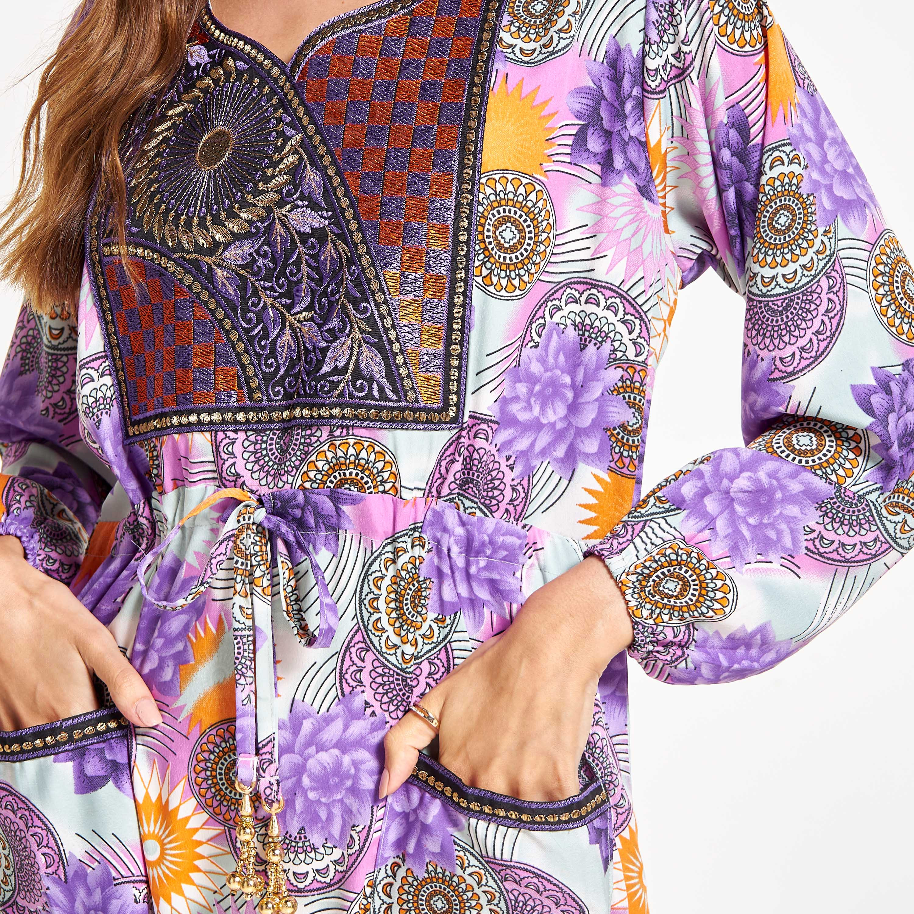 جلابية بتفاصيل مطرّزة وجيوب وطبعات من مليكة-women-arabicclothing-jalabiyas-image-5