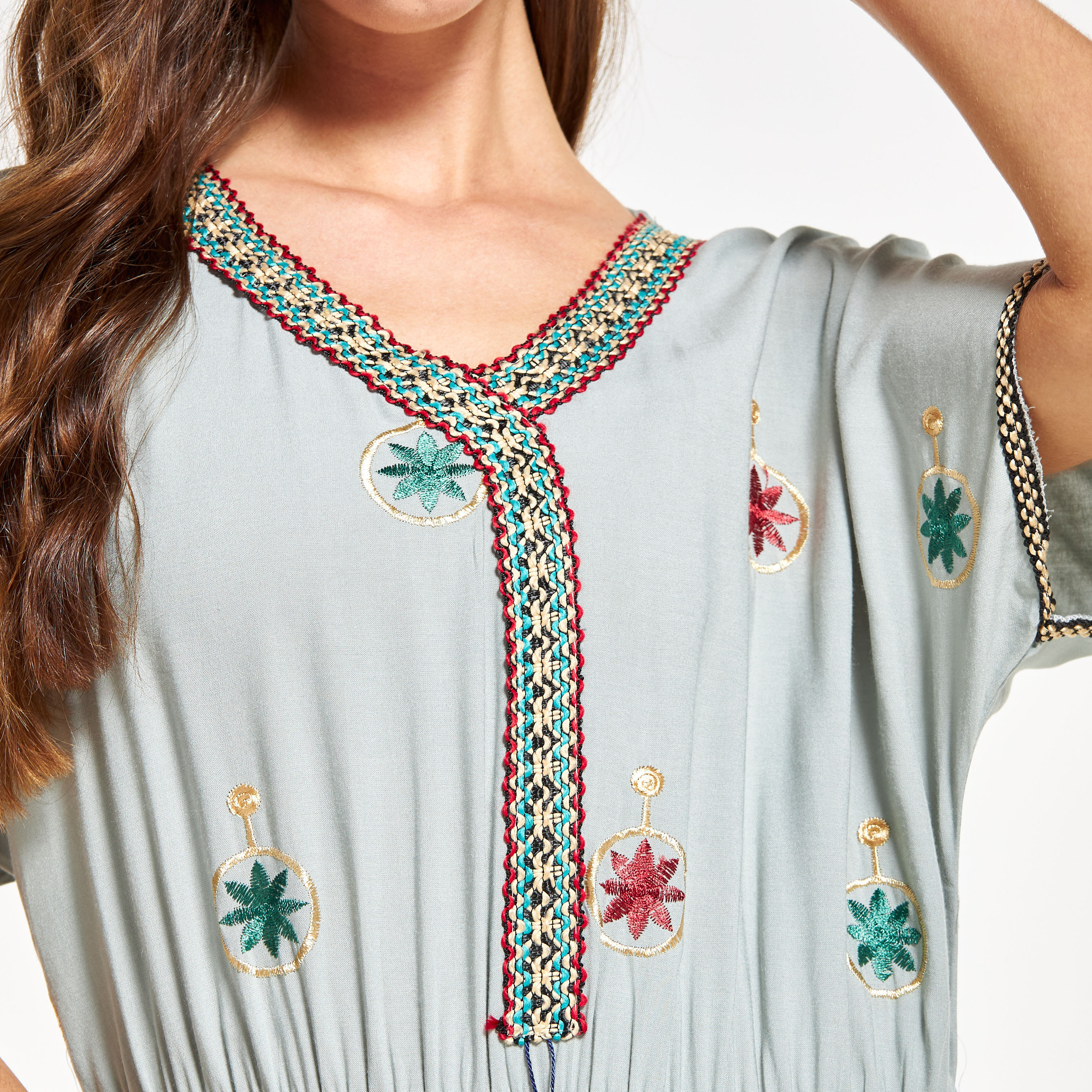 جلابية مطرزة بخصر رباط وجيب أمامي من مليكة-women-arabicclothing-jalabiyas-image-5