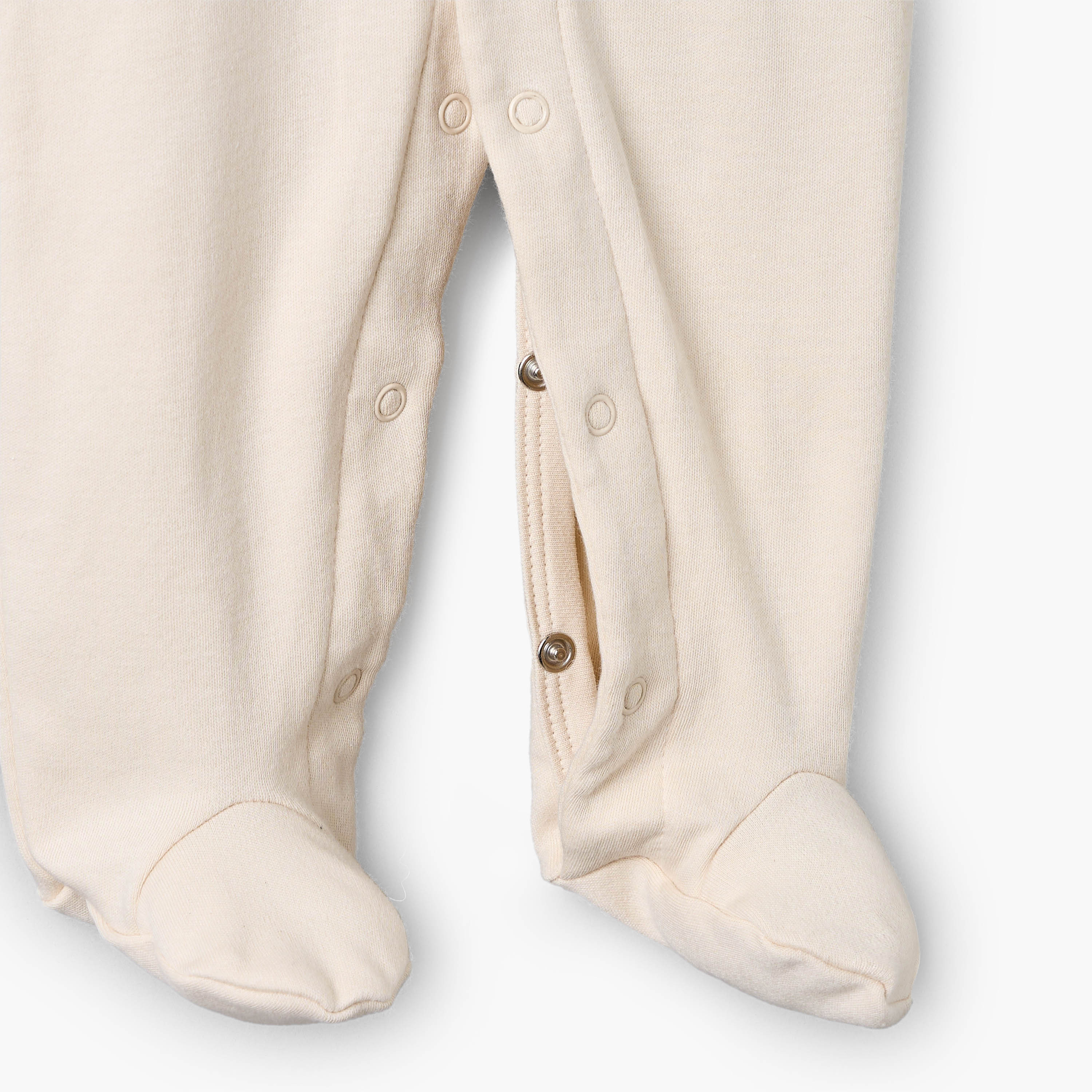 بدلة نوم قطنية بياقة ضيقة وأكمام طويلة وزخارف دب من جونيورز-baby-boys-clothing-nightwear-sleepsuits-image-4