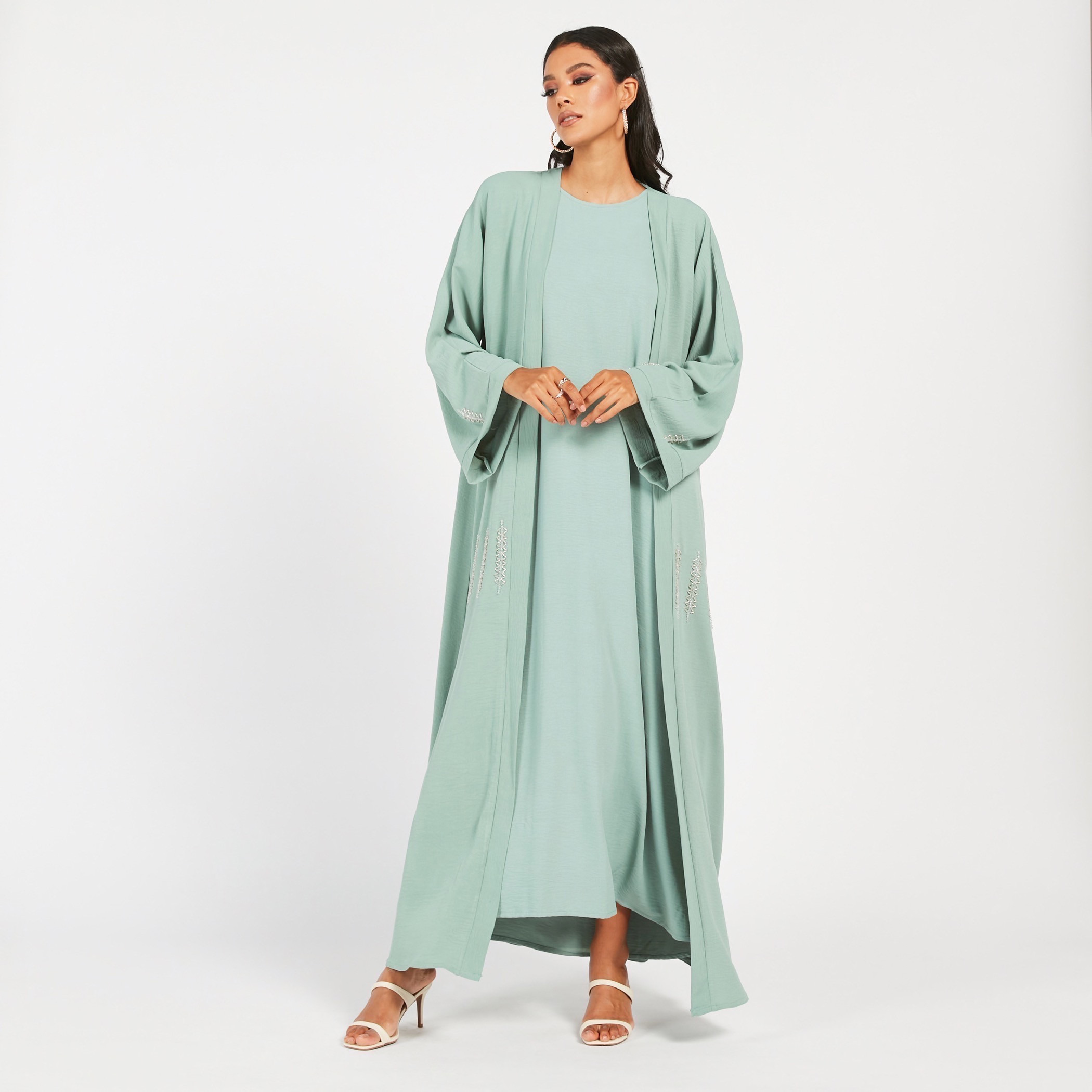 عباية مزيّنة مفتوحة من الأمام من مويستريت-women-arabicclothing-abayas-image-4