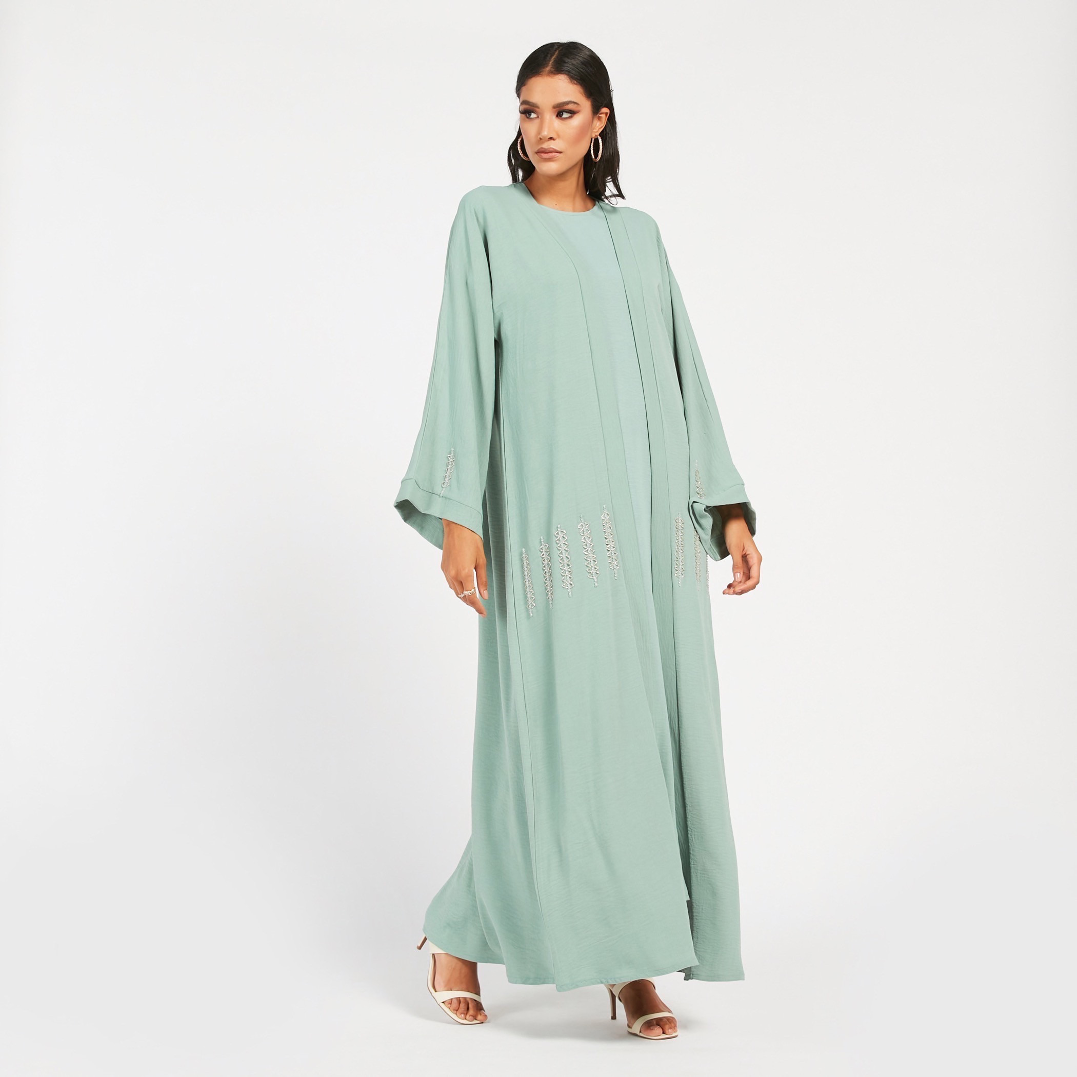 عباية مزيّنة مفتوحة من الأمام من مويستريت-women-arabicclothing-abayas-image-3