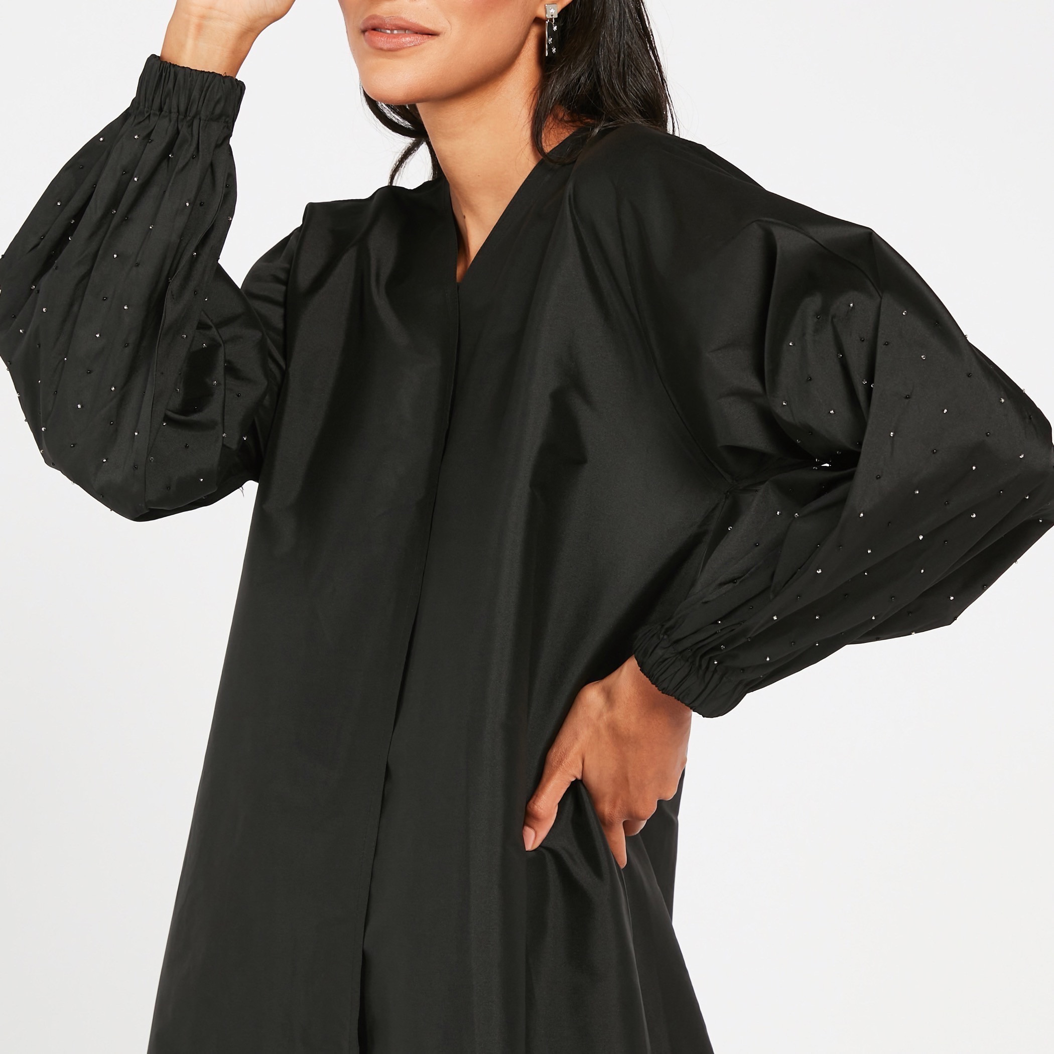 عباية سادة مفتوحة من الأمام بأكمام بأطراف مطاطية من مويستريت-women-arabicclothing-abayas-image-3