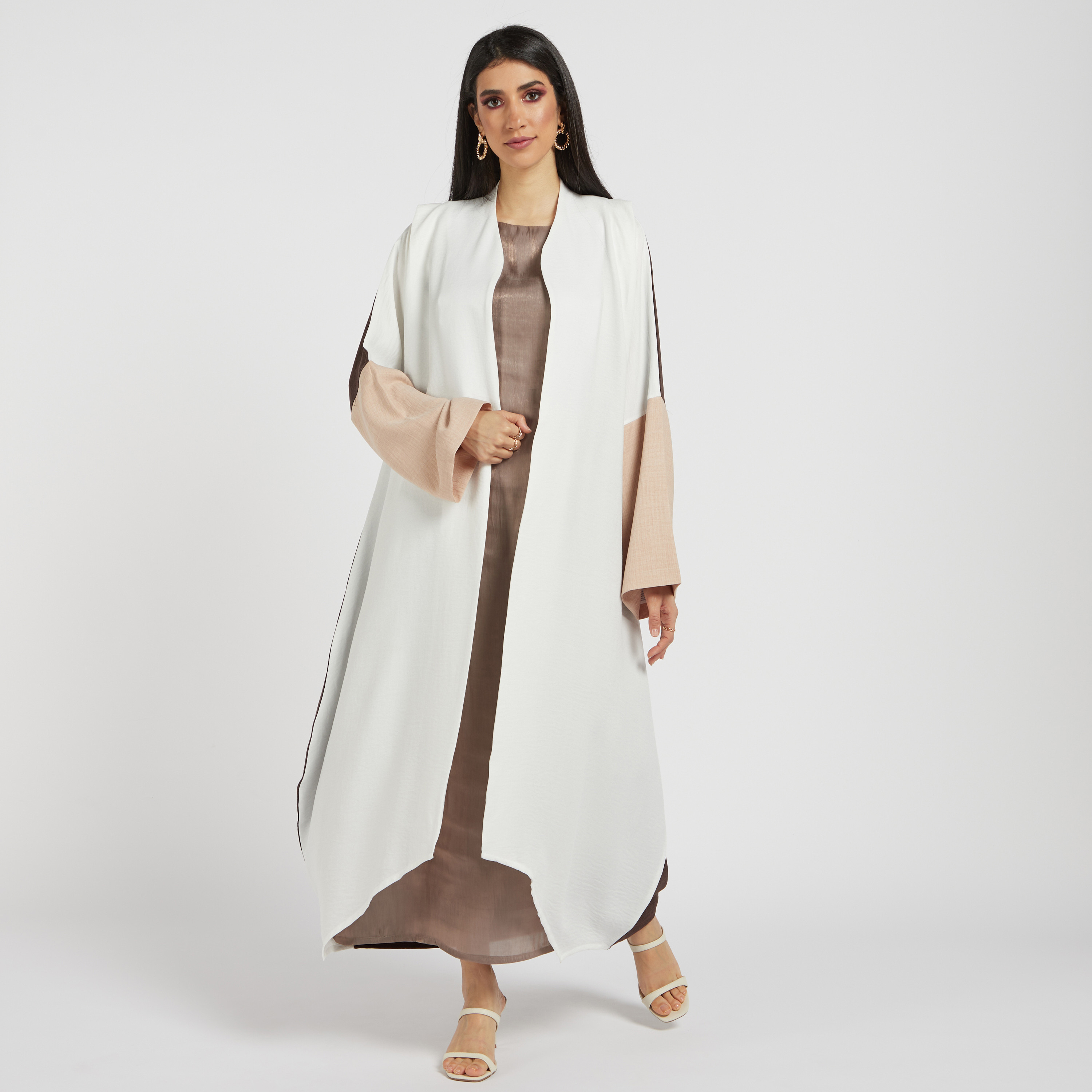 عباية سادة مفتوحة من الأمام بأكمام طويلة من مويستريت-women-arabicclothing-abayas-image-3