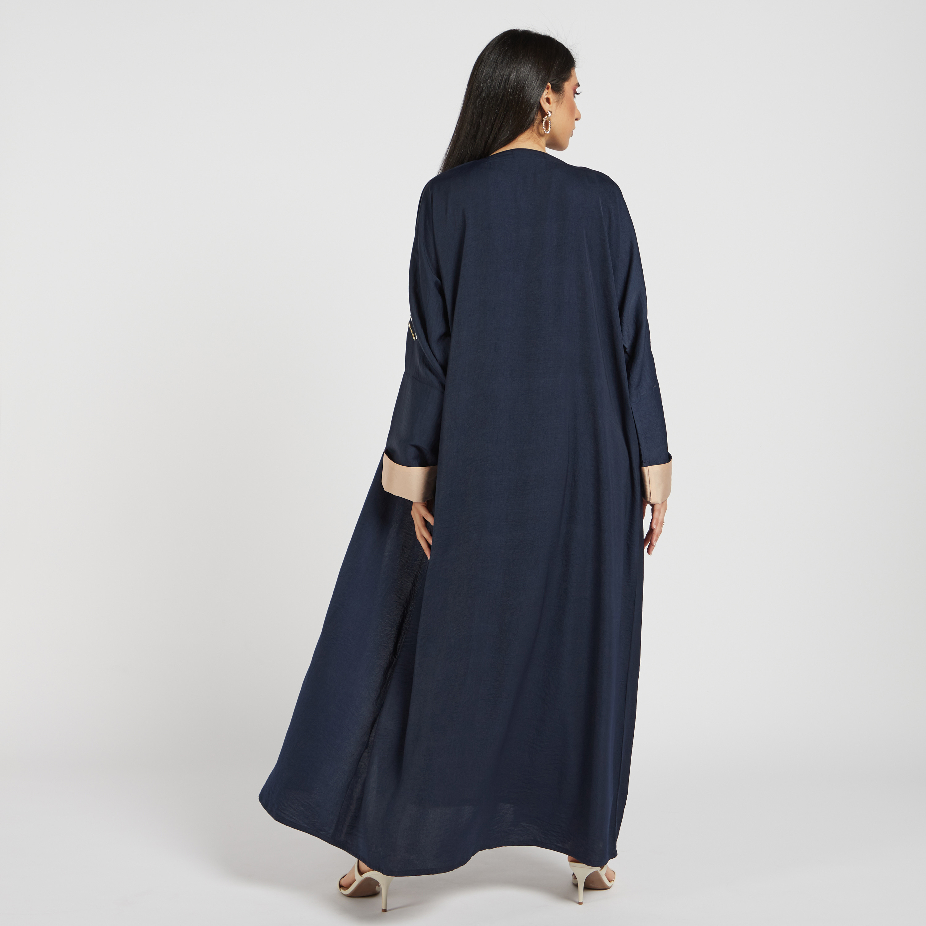 عباية مزيّنة مفتوحة من الأمام بأكمام طويلة من مويستريت-women-arabicclothing-abayas-image-4