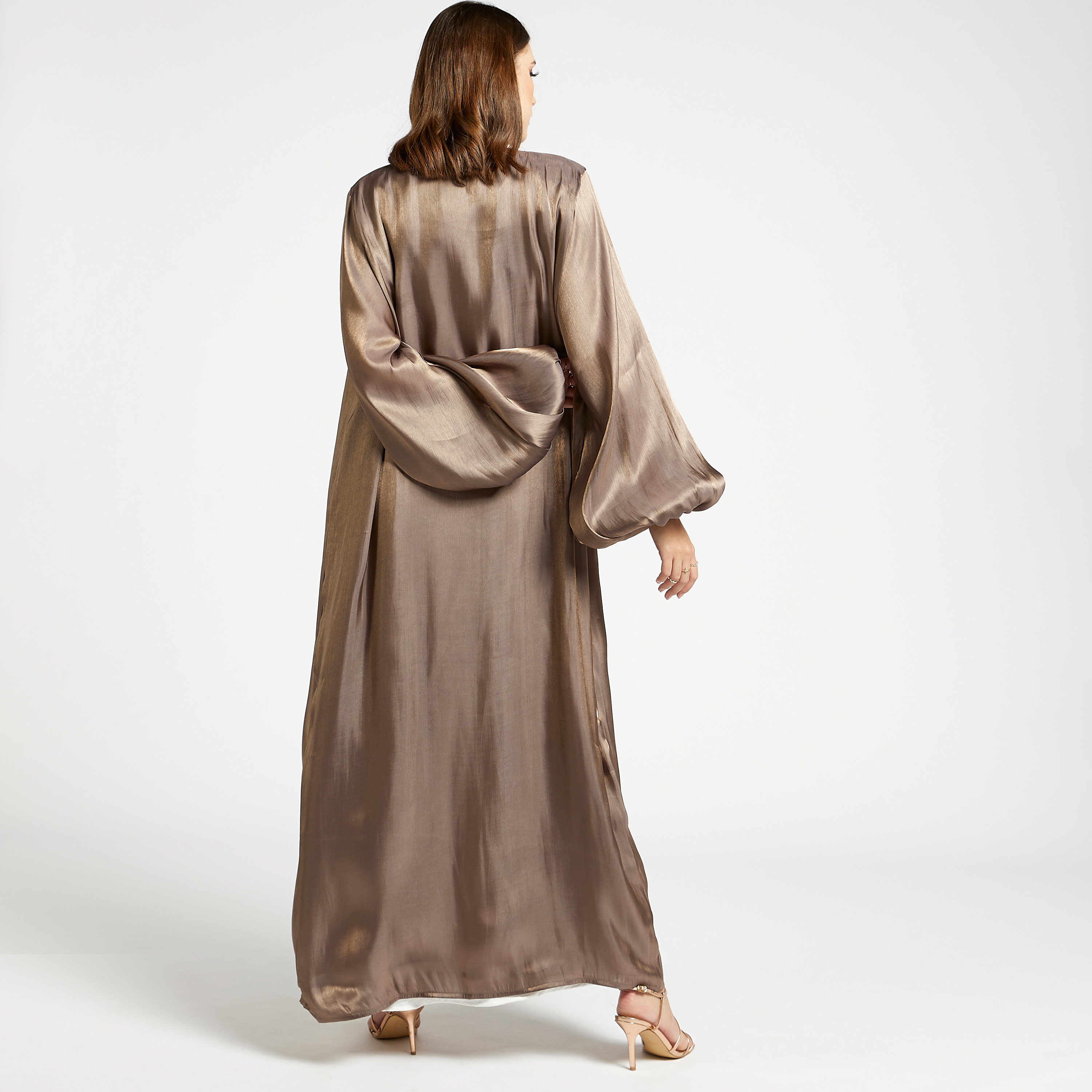 عباية سادة مفتوحة من الأمام بأكمام بيشوب من مويستريت-women-arabicclothing-abayas-image-1