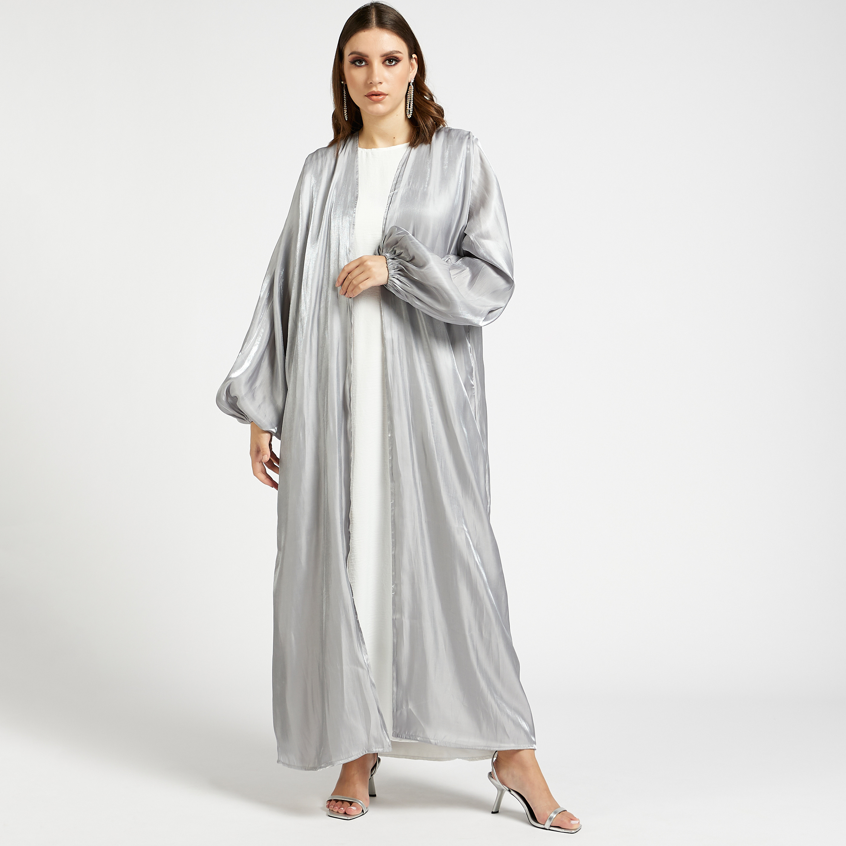 عباية سادة مفتوحة من الأمام بأكمام بيشوب من مويستريت - طقم من 3 قطع-women-arabicclothing-abayas-image-1
