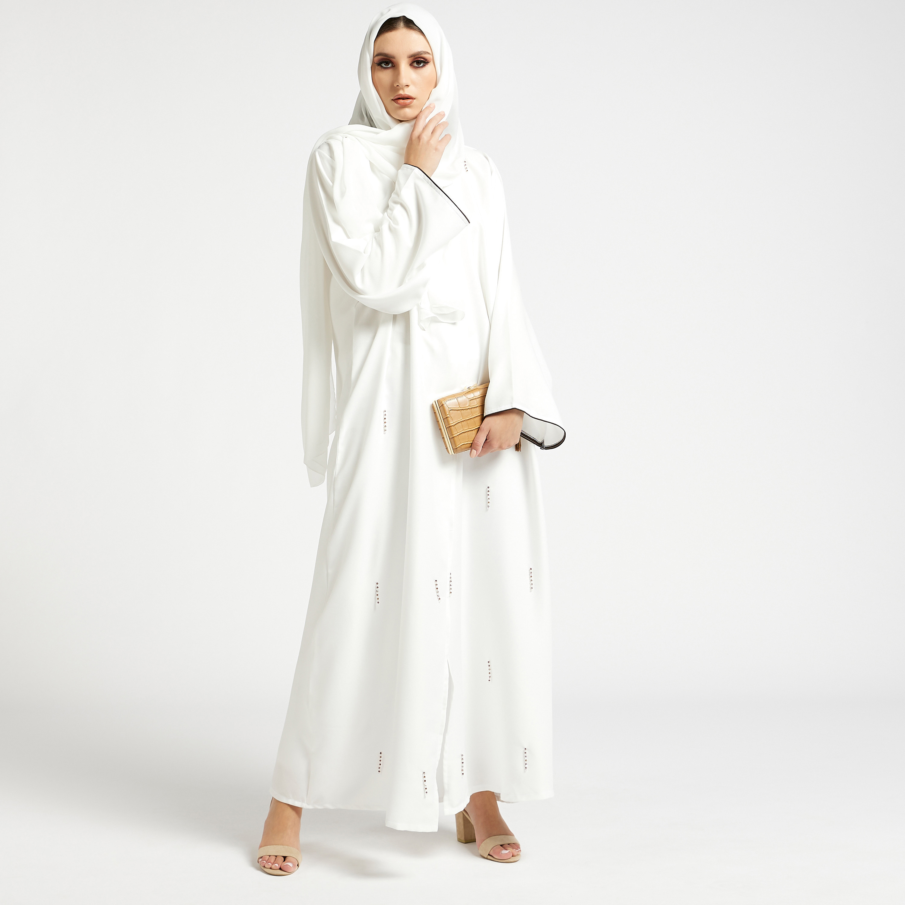 طقم عباية مزيّنة بياقة v من مويستريت - 3 قطع-women-arabicclothing-abayas-image-2